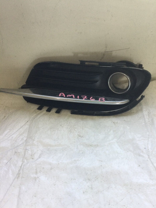 2012 Chrysler Town & Country  Right Passenger Fog Light W/ Trim OEM 68127610AA