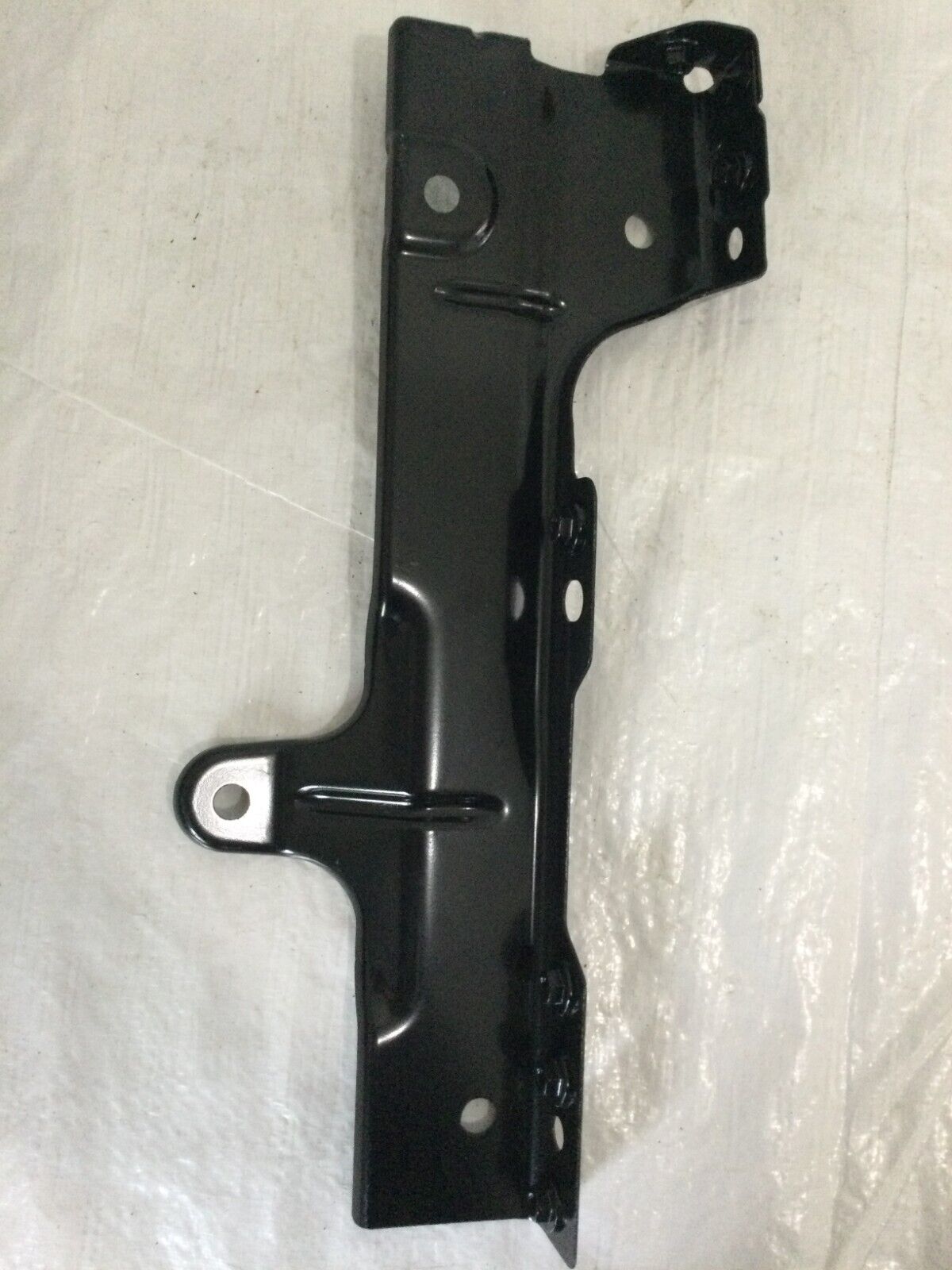 2019-2022 Chevrolet Silverado 1500 Left Headlight Mounting Bracket OEM 84454856