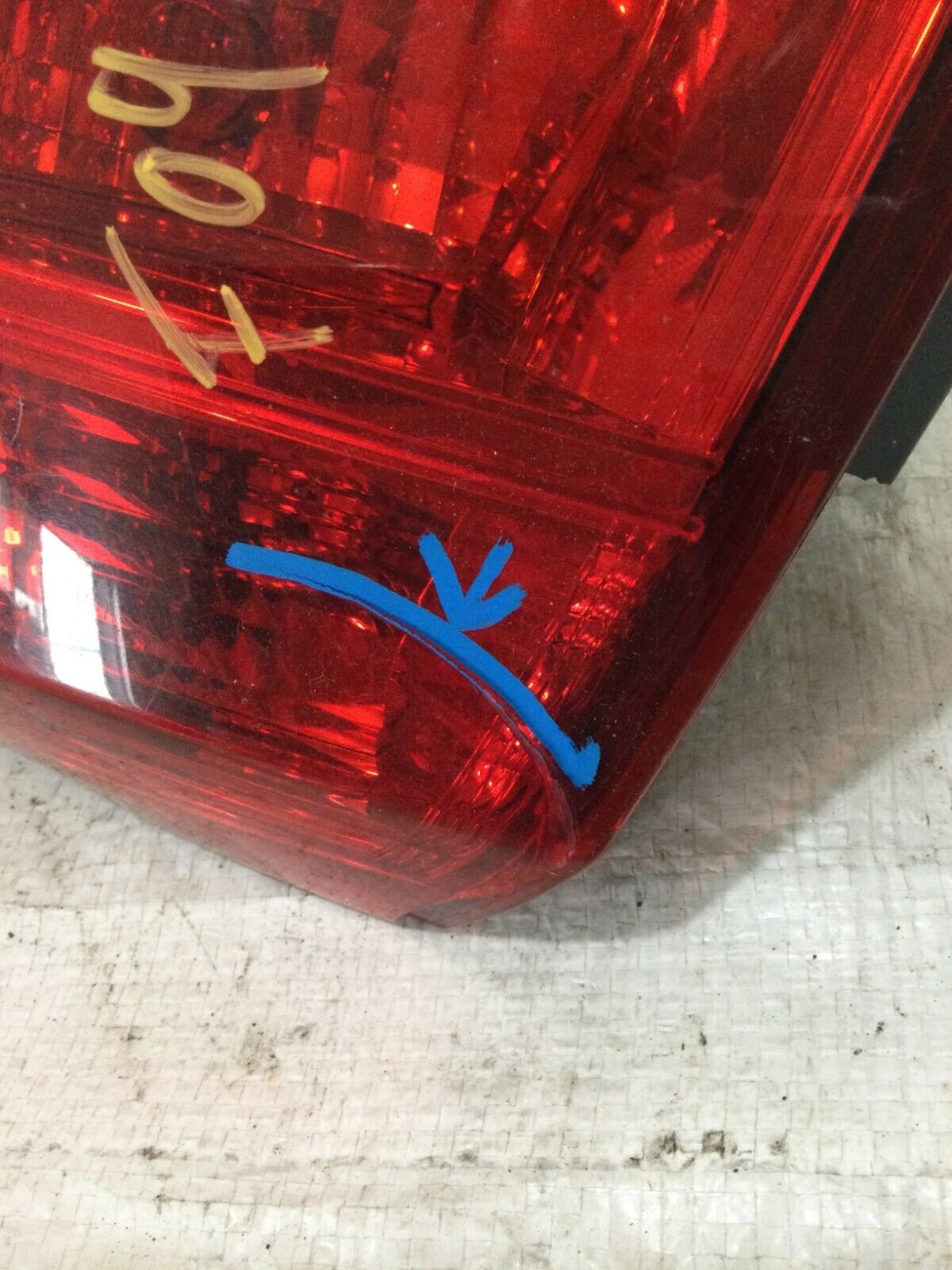 2018 Toyota Corolla Sedan Right Rear Tail Light Assembly OEM ( DAMAGED )