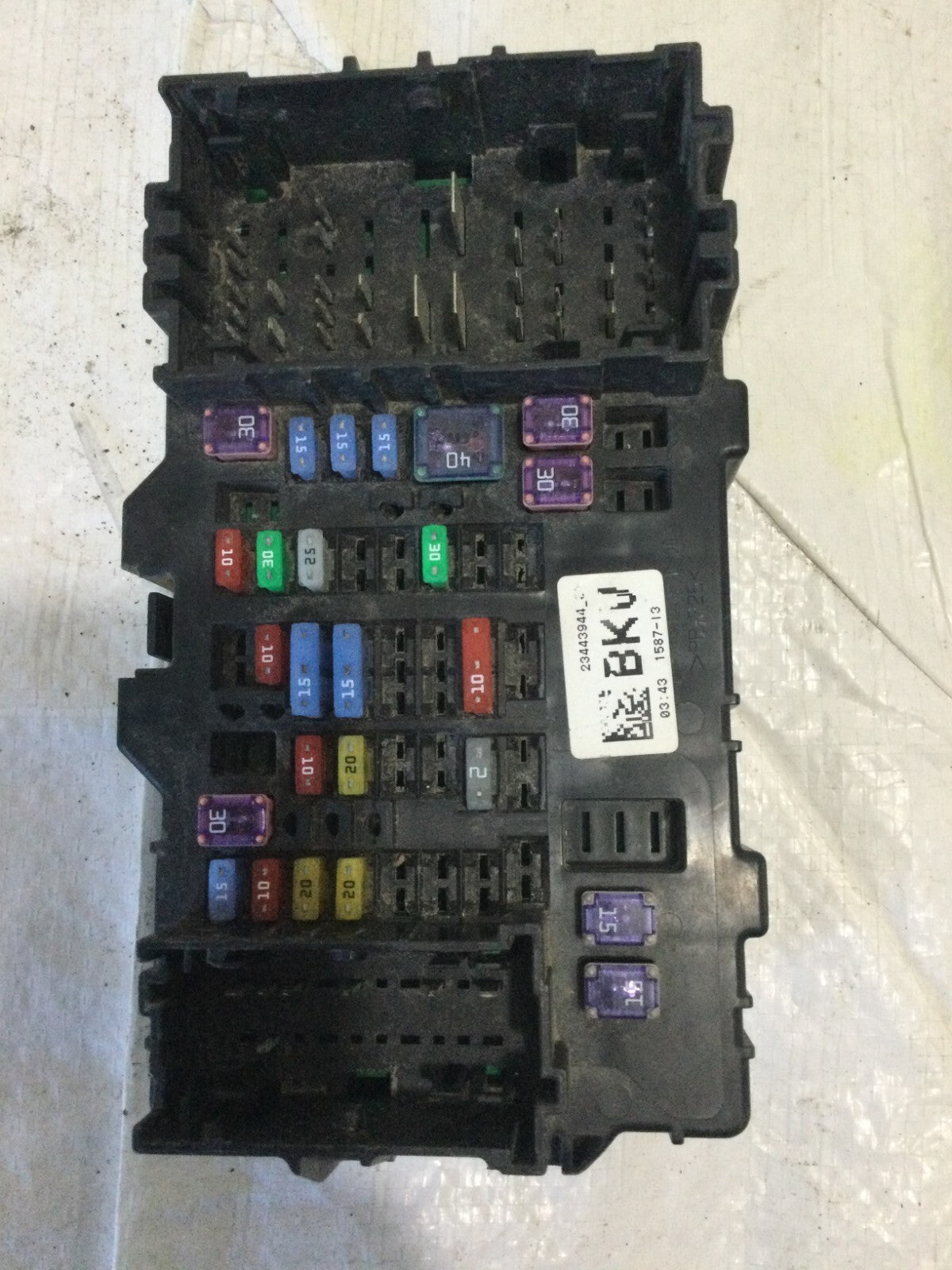 2017 GMC Sierra 1500 Denali Cabin Fuse Box 23443944 OEM
