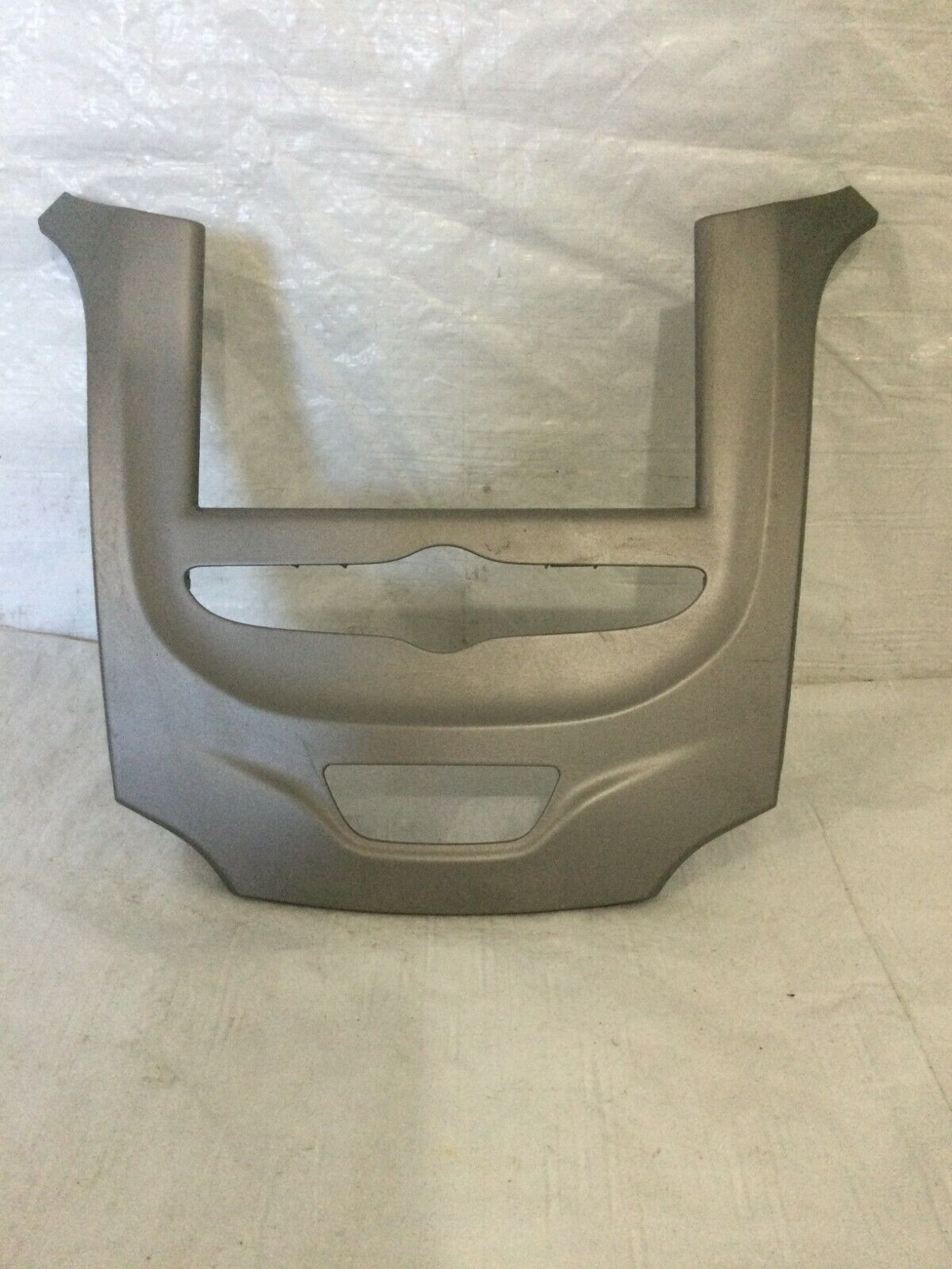 2016-2019 Chevrolet Cruze Center Dash Radio Bezel Trim Panel OEM