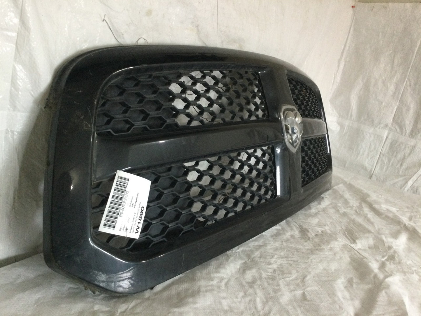 2017 Dodge Ram 1500 Sport Front Grille OEM 13DSAC0031 HAS LITTLE SCUFFS