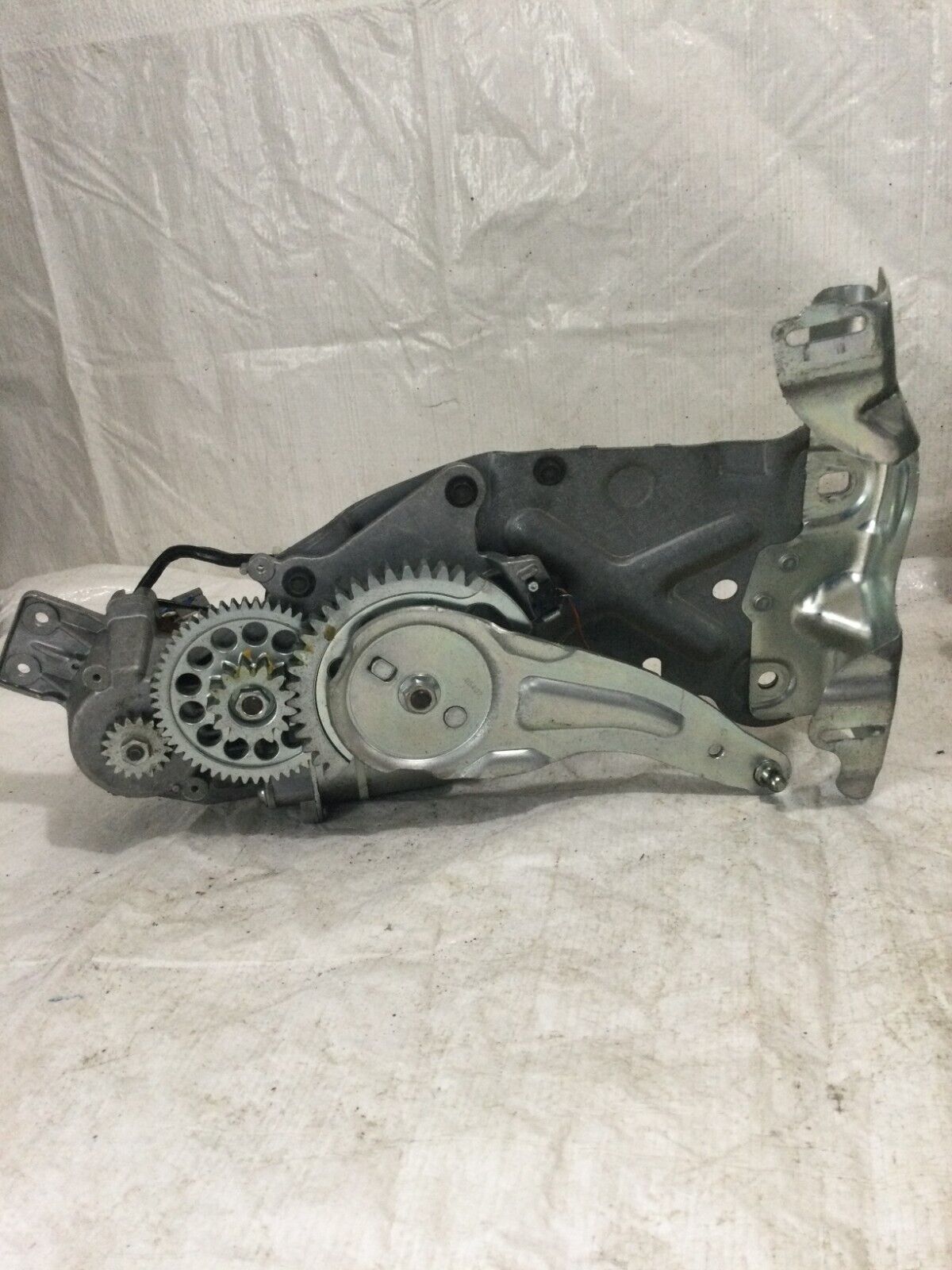2007-2009 Cadillac Escalade Tailgate Lift Motor Assembly OEM