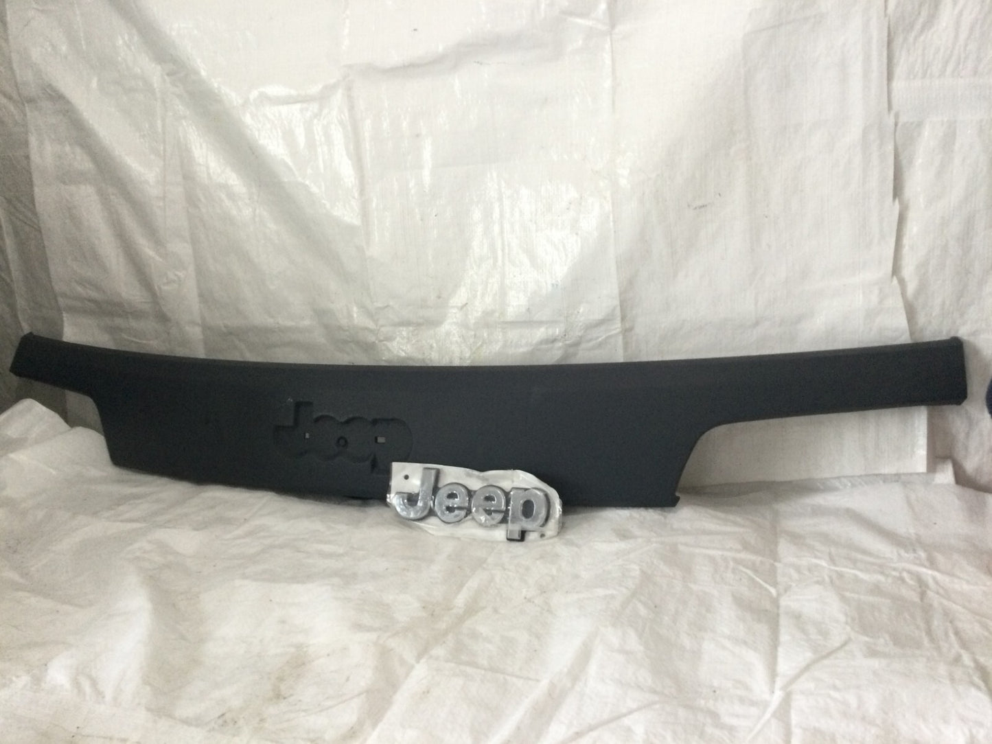 2018 Jeep Grand Cherokee Liftgate Molding Cover Panel OEM