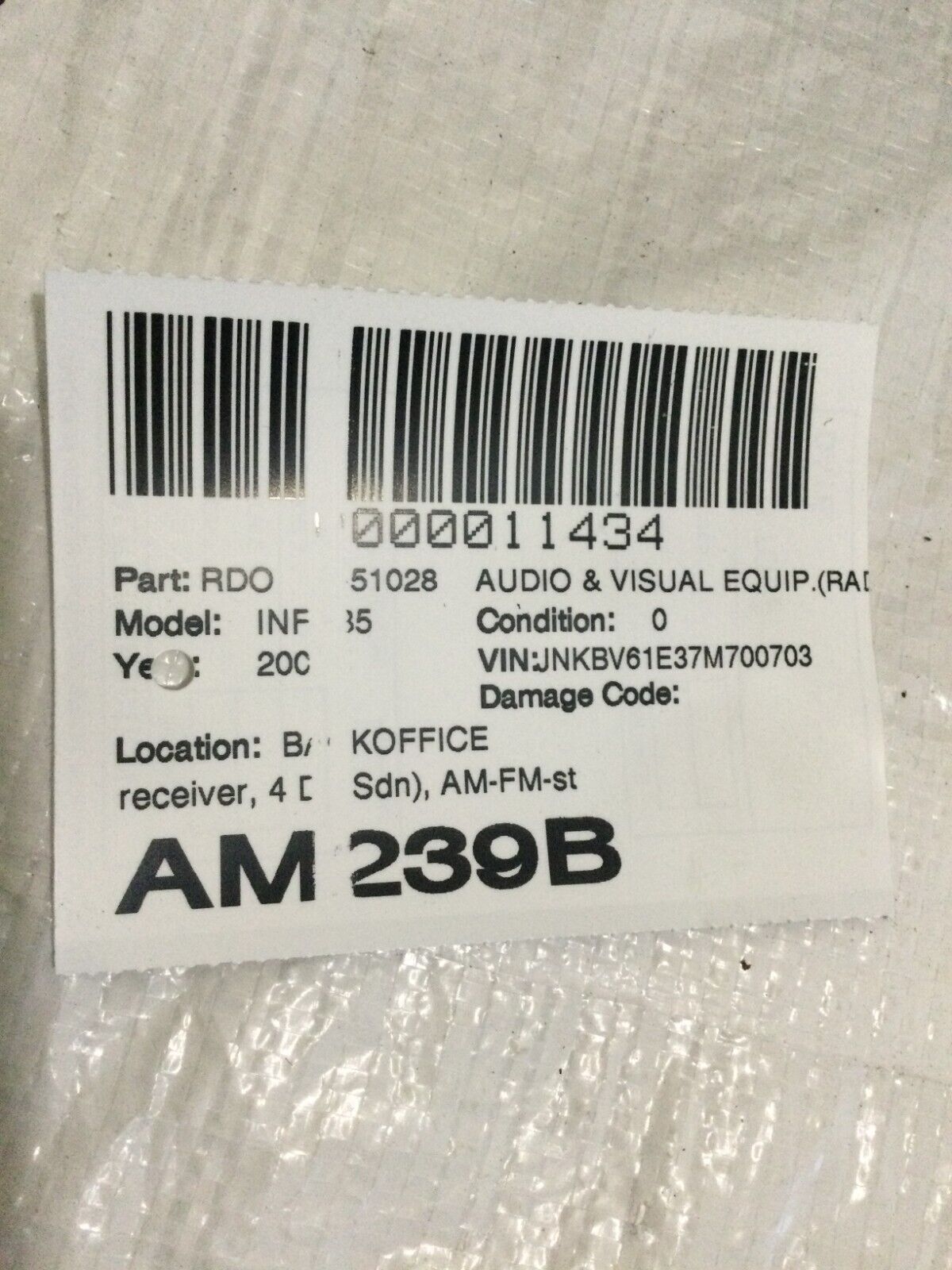 2007-2008 Infiniti G35 AM FM CD Radio Receiver W/ Climate Control Module OEM