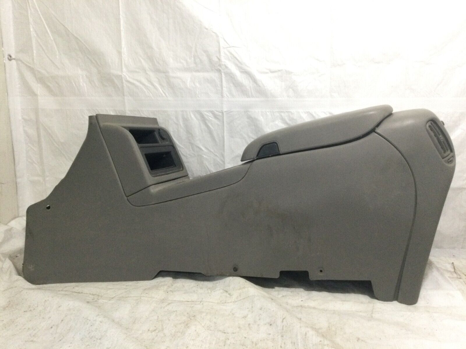 2006 GMC Sierra 2500HD Front Floor Center Console Cubby W/ Rear Climate Control