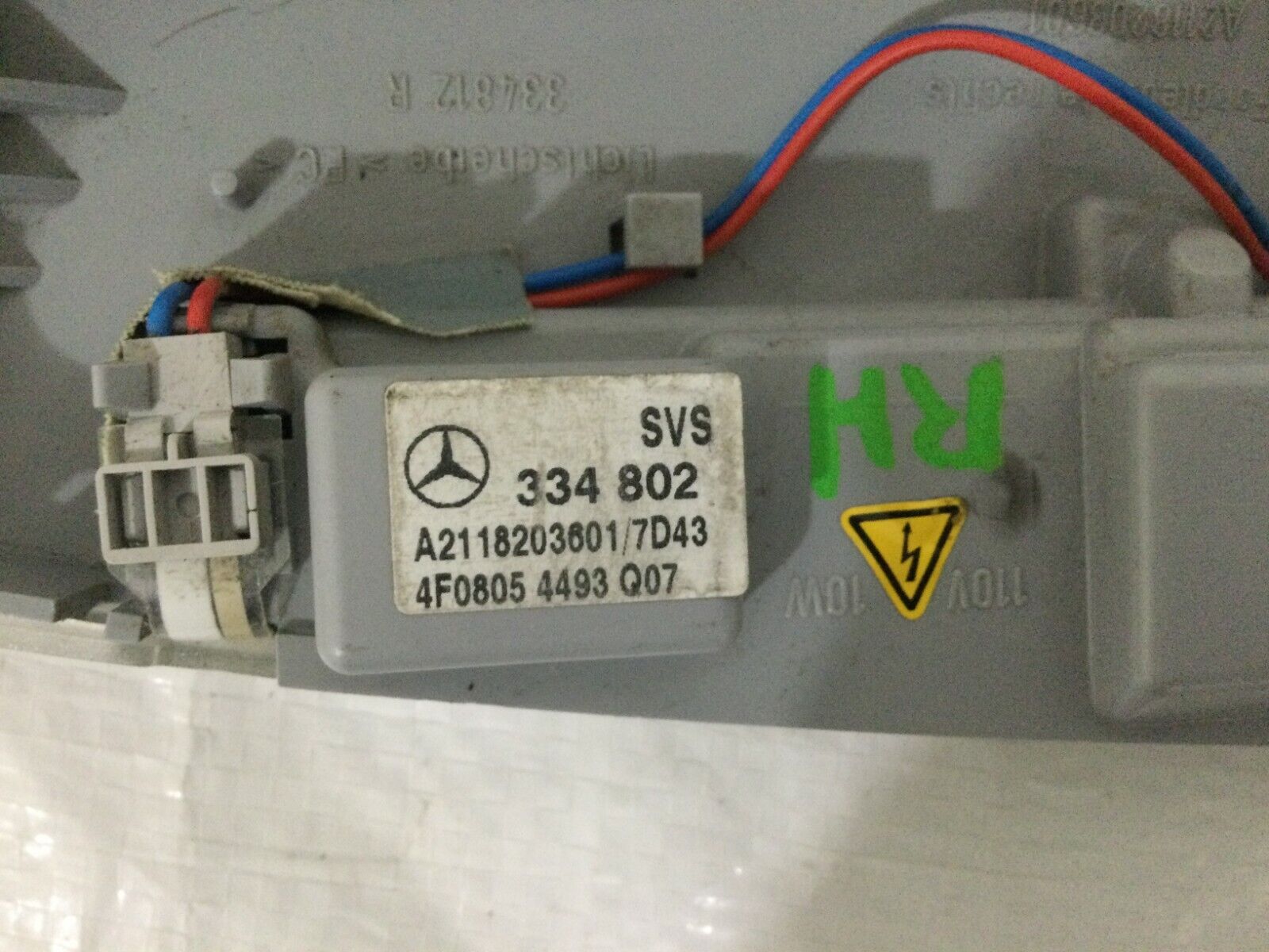 2003-2006 Mercedes Benz W211 E55AMG Panorama Rear Interior Dome Light Set OEM