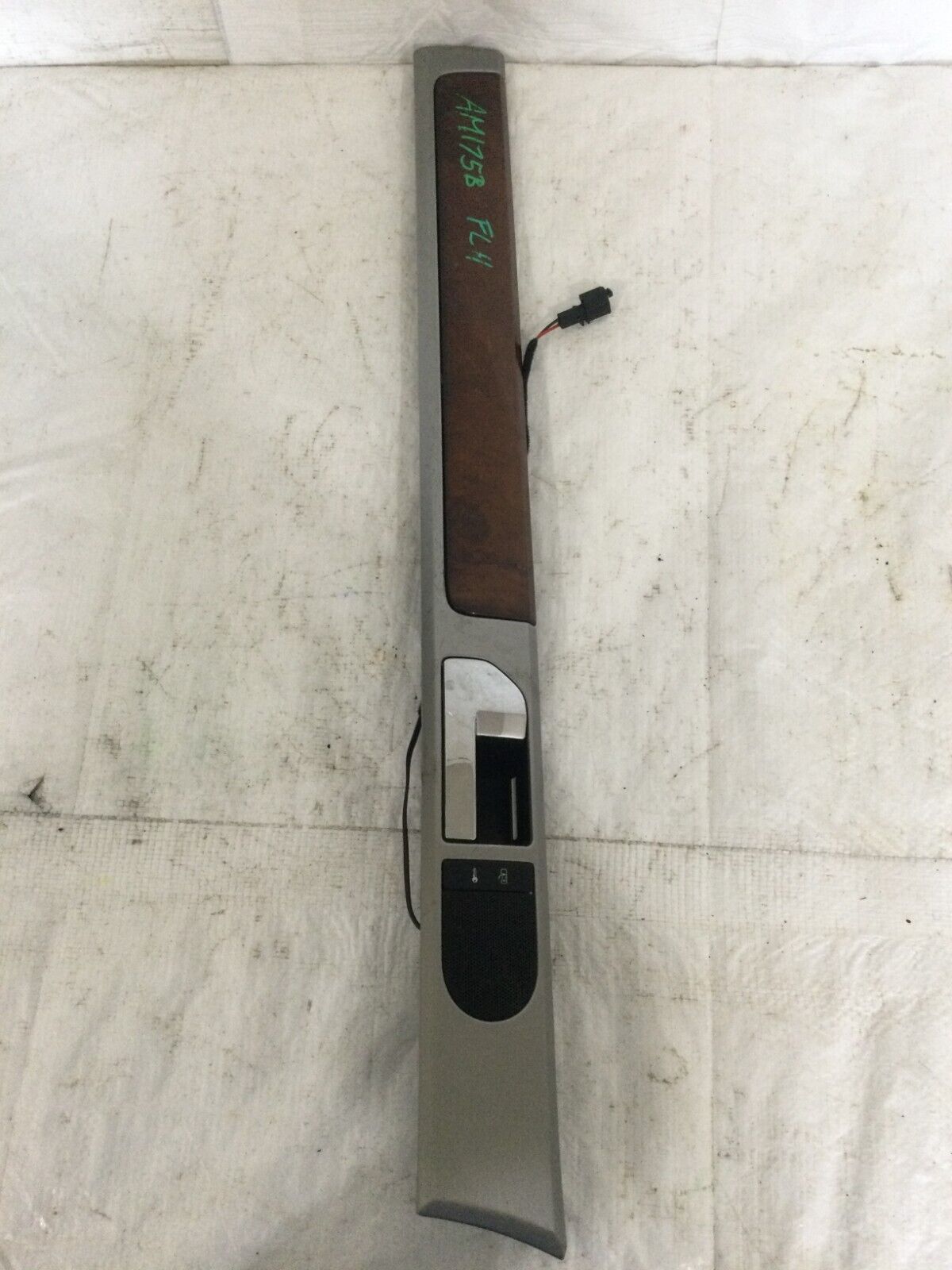 2004-2007 Volkswagen Touareg Front Left Door Molding Trim Panel OEM