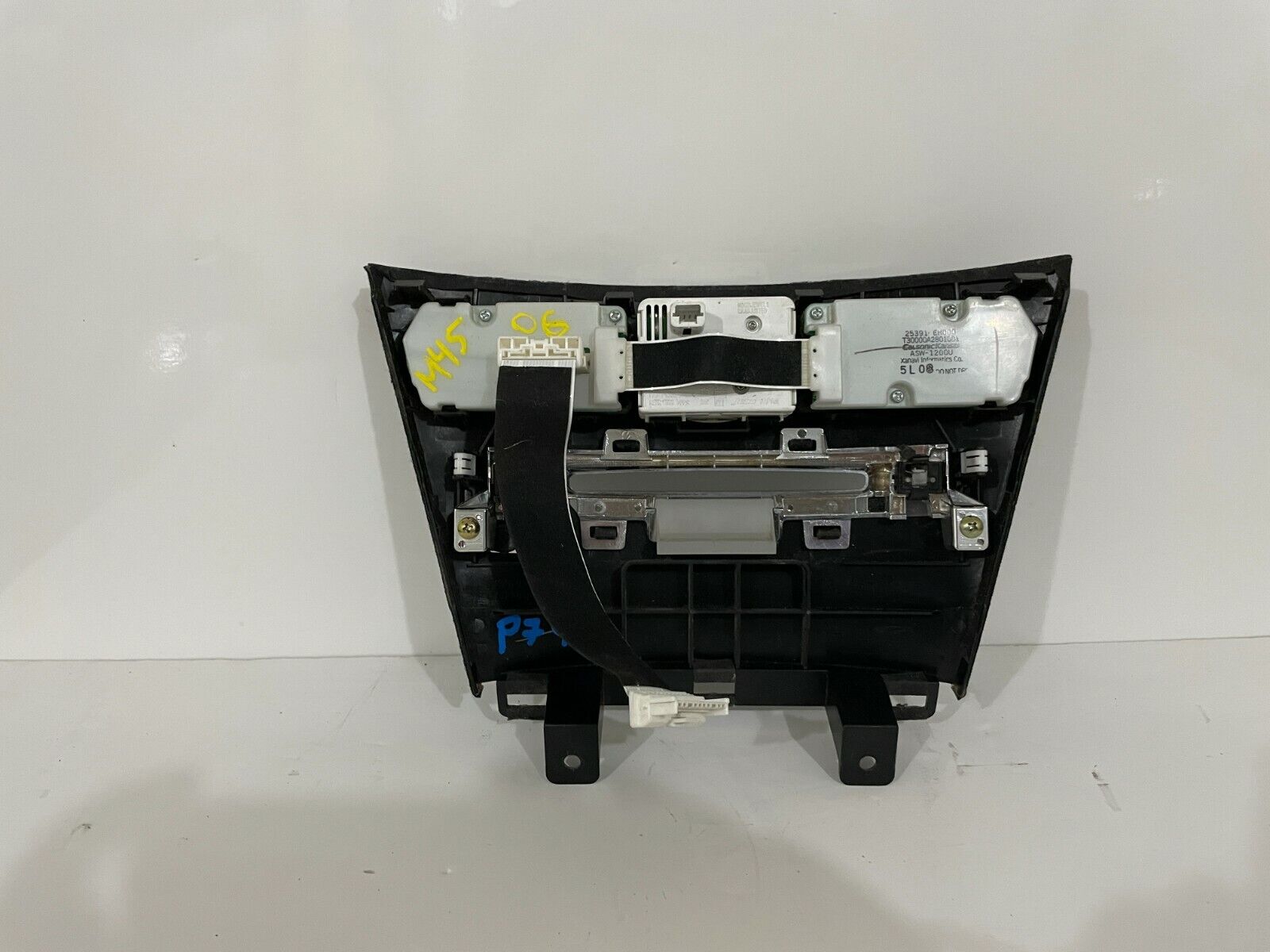 2006-2007 Infiniti M35 M45 Radio CD Player Face Plate W/ Clock OEM 68260EH100