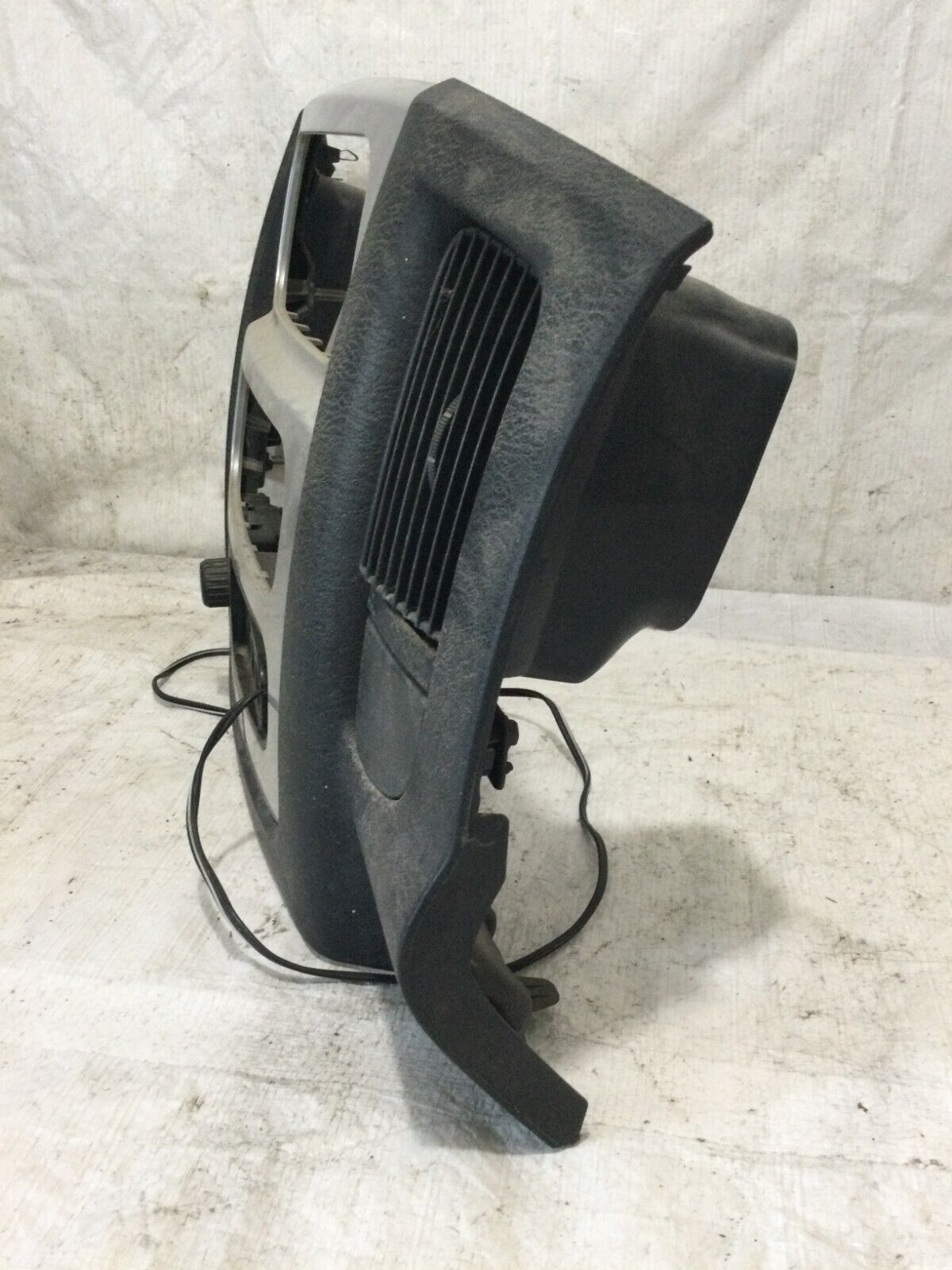 2002-2005 Dodge Ram 1500 2500 3500 Radio Dash Trim Bezel with Vents OEM