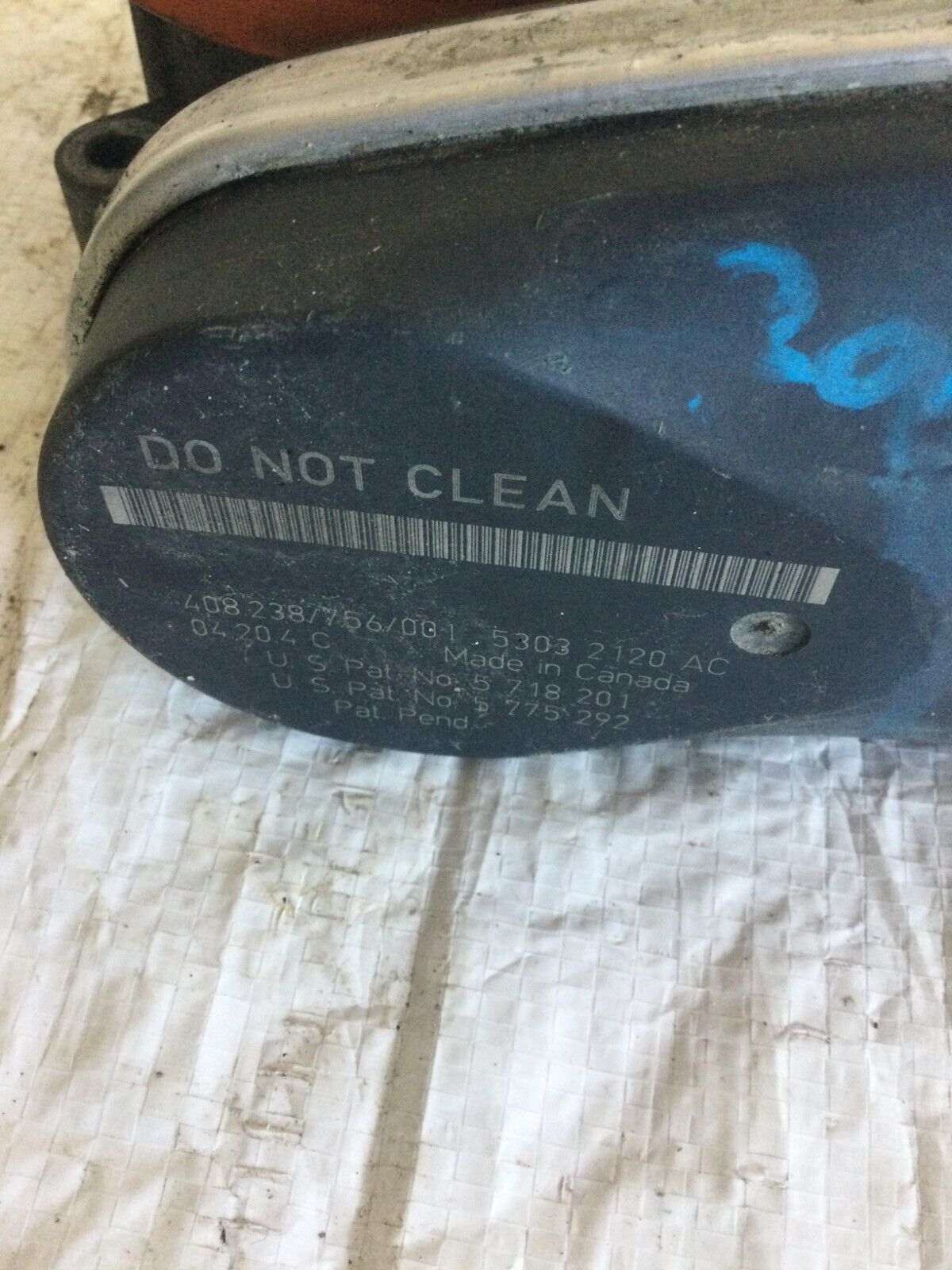 2004 Dodge Ram 1500 Throttle Body Valve Assembly OEM 5.7L