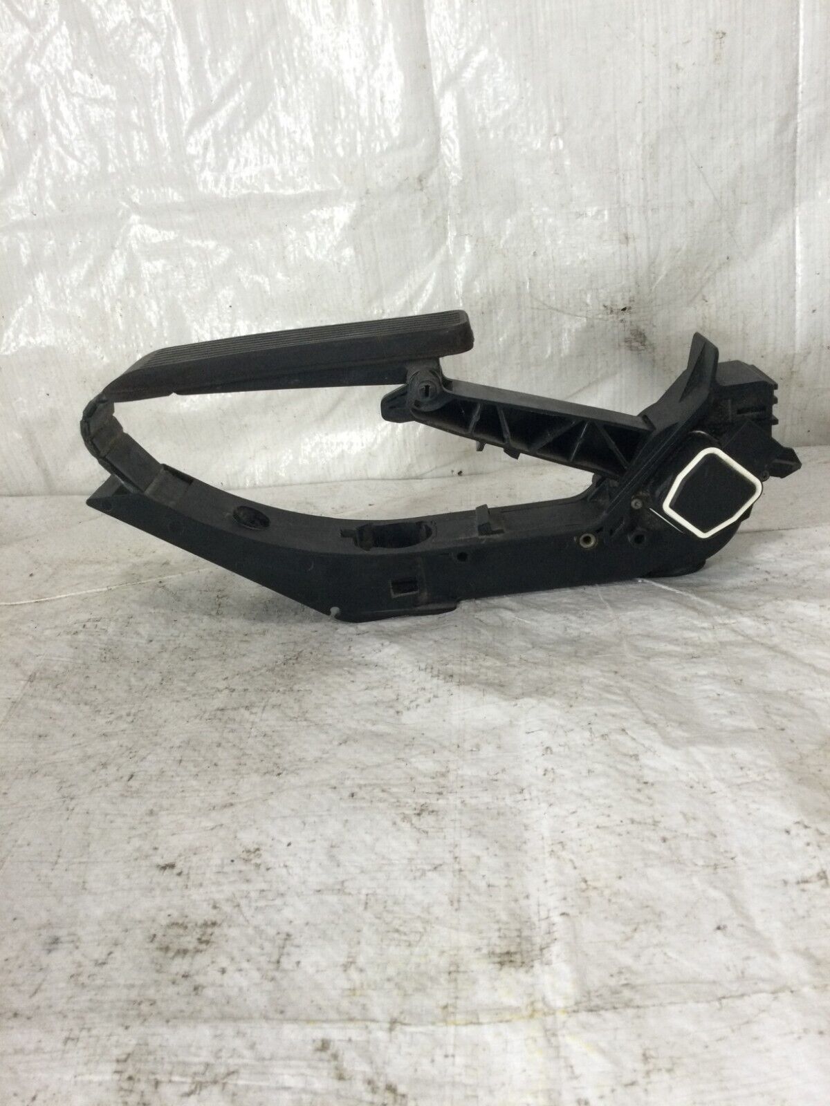 2004 Mercedes Benz S430 S Class Gas Pedal OEM A2203000104