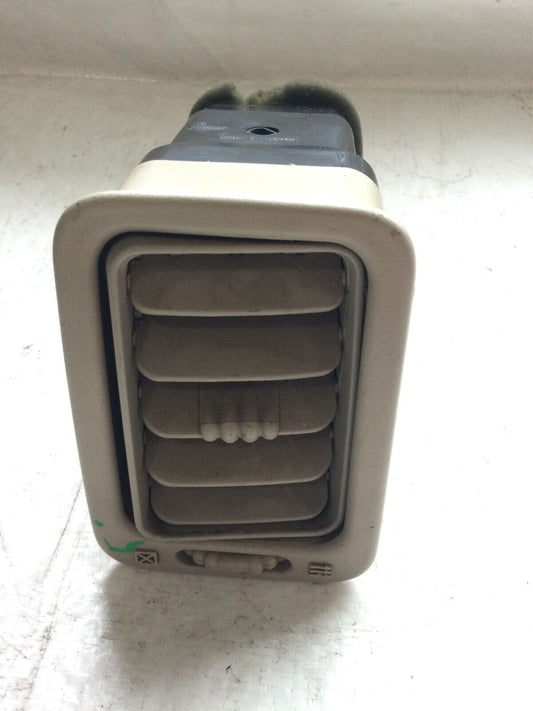2003-2006 Cadillac Escalade Driver Left Inner Center Vent OEM