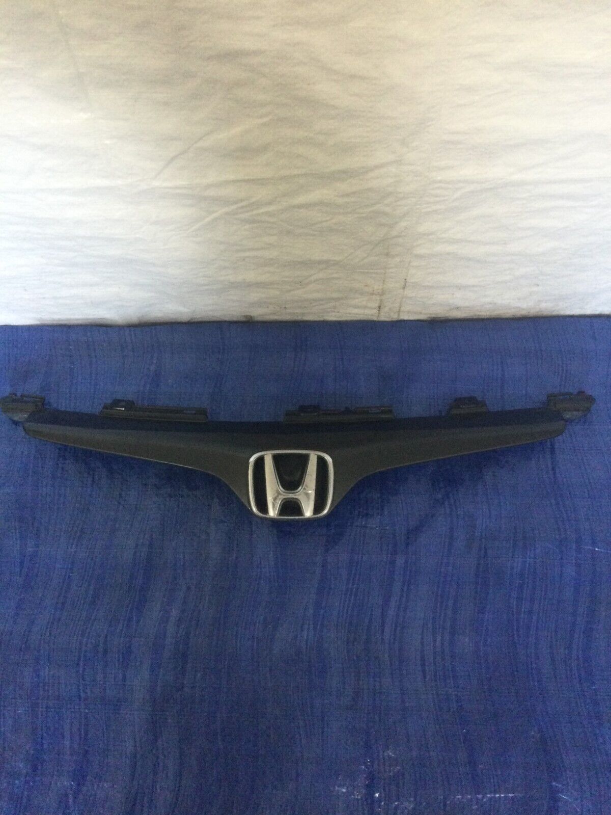 2003-2007 Honda Accord Coupe Front Grille Grill W/ Emblem OEM