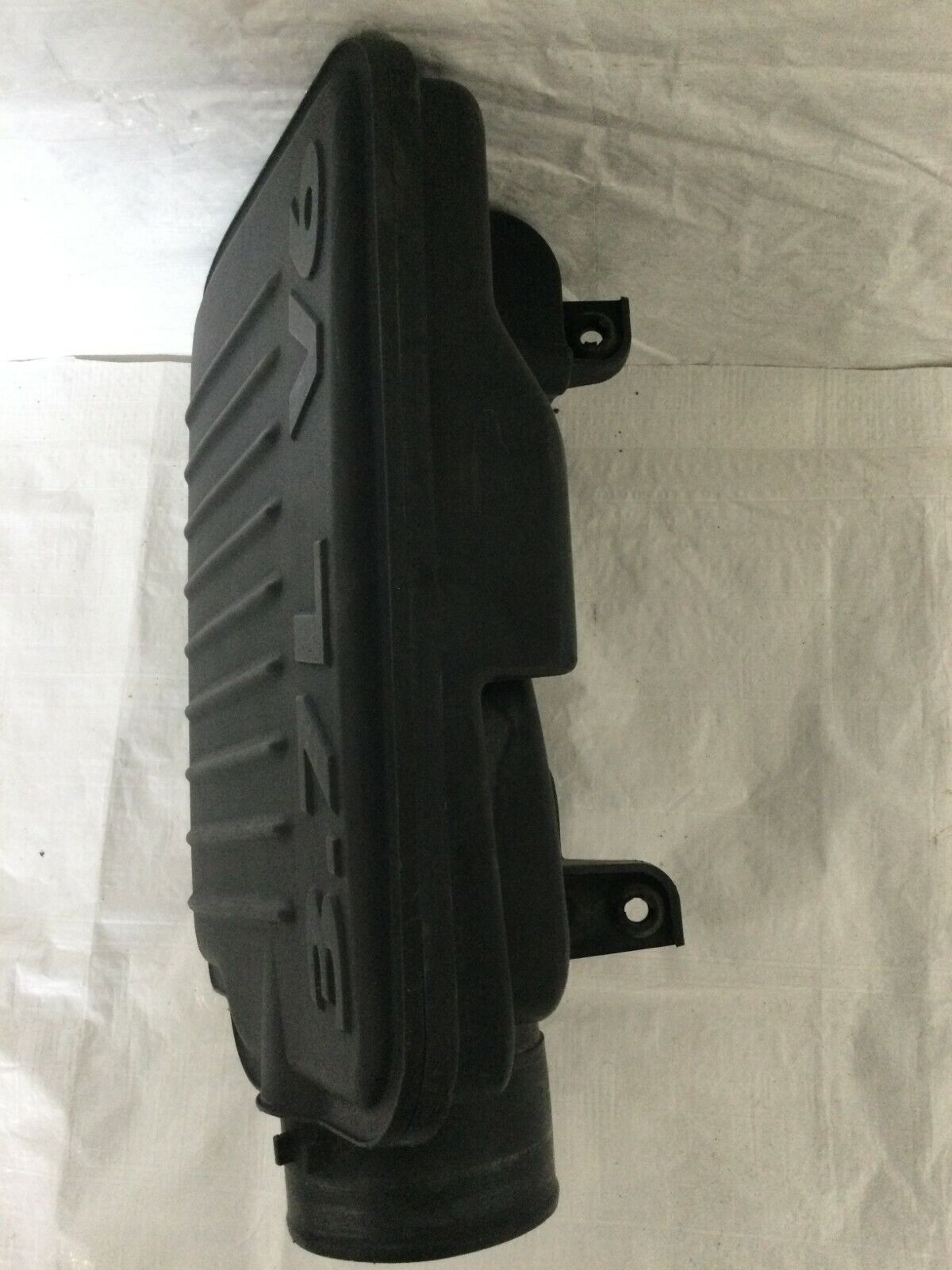 2007-2008 Dodge Nitro 3.7L Air Box Resonator Intake Cleaner 04880319AA OEM