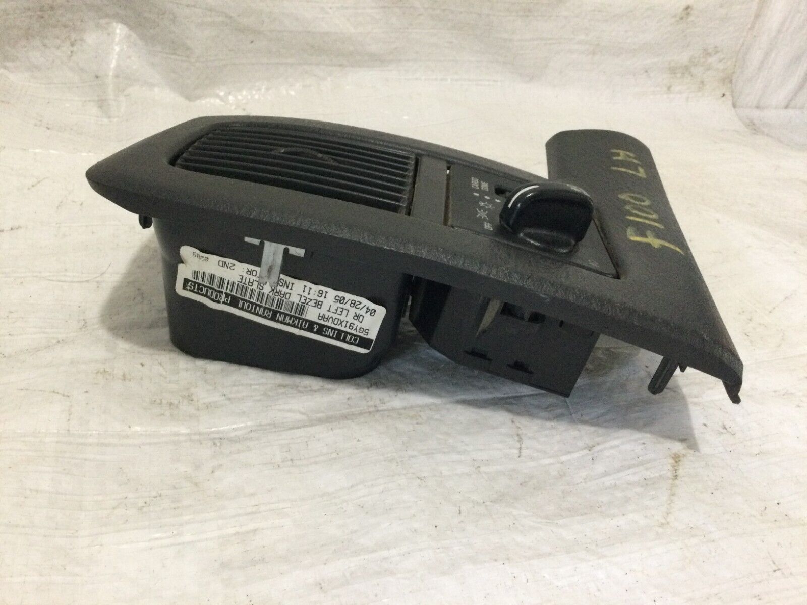 2005 Dodge Ram 1500 Headlight Switch Bezel Vent W/ Switches OEM