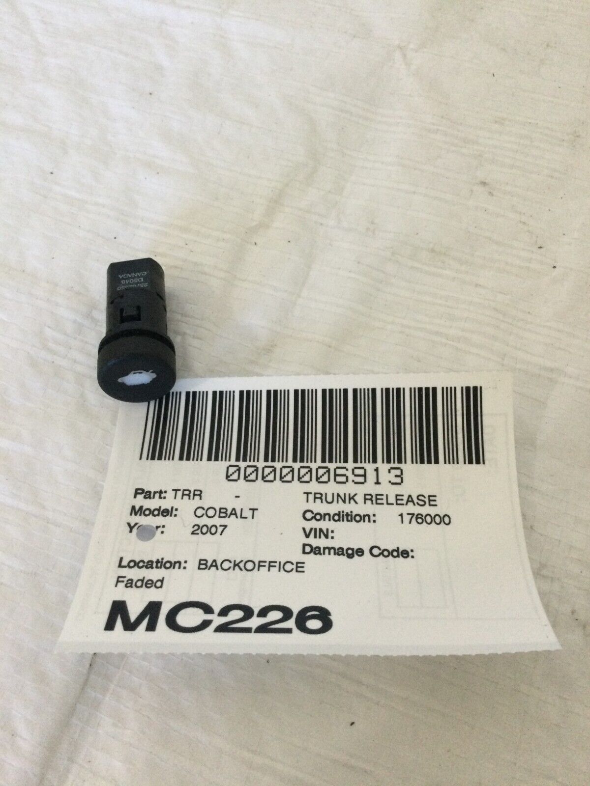 2007 Chevy Cobalt Trunk Open Release Push Button Popper Switch 25762050 OEM 