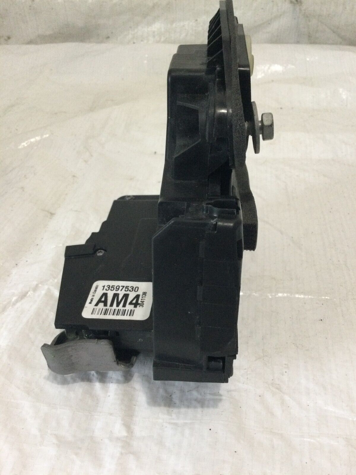 2019  Chevrolet Silverado 1500 Front  Left Side Door Lock Assembly  13597530 OEM