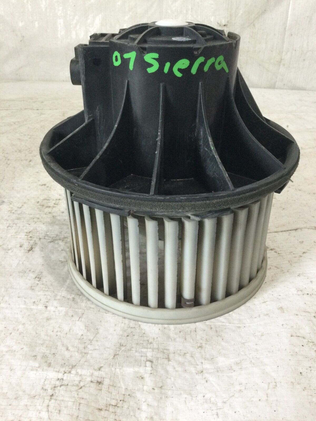 2007  Gmc Sierra 1500  Blower Motor 52408152 OEM