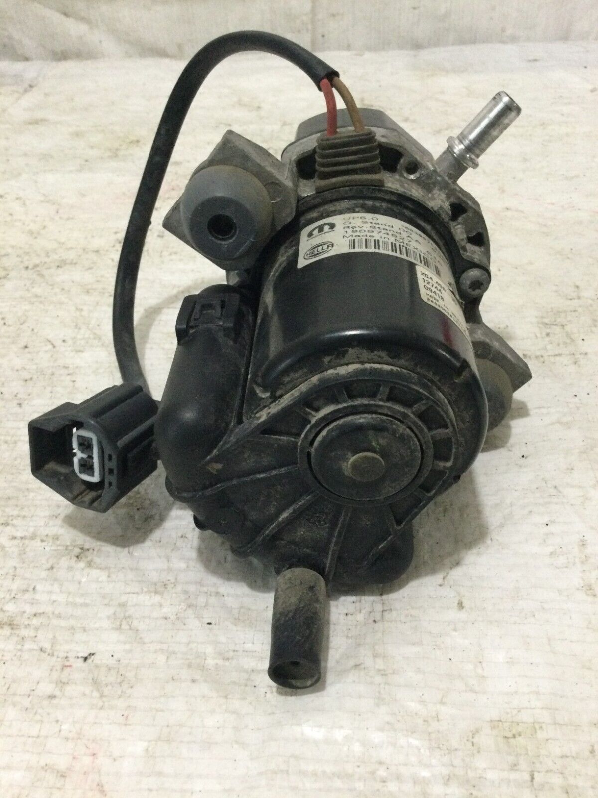 2017 2018 2019 Dodge Ram 1500 Brake Booster Vacuum Pump 180974527 OEM