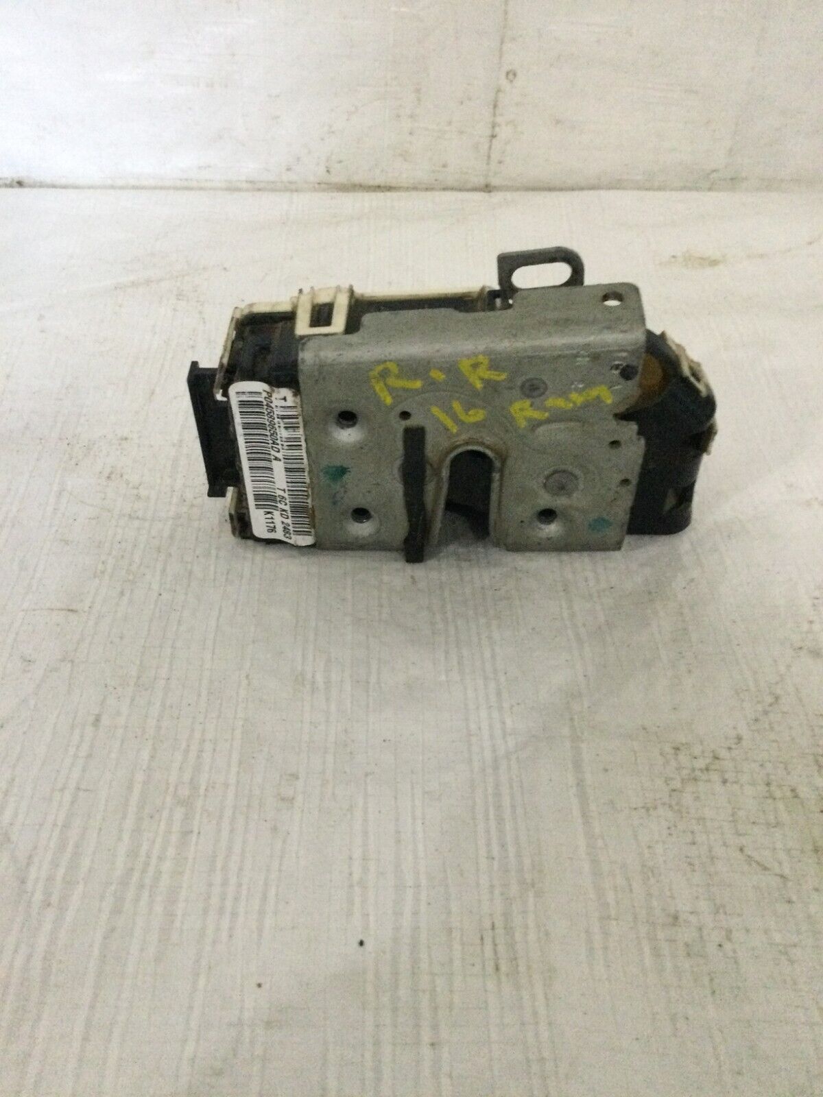 2018 Dodge RAM 3500 Right Rear Passenger Door Lock Actuator P04589650AD OEM