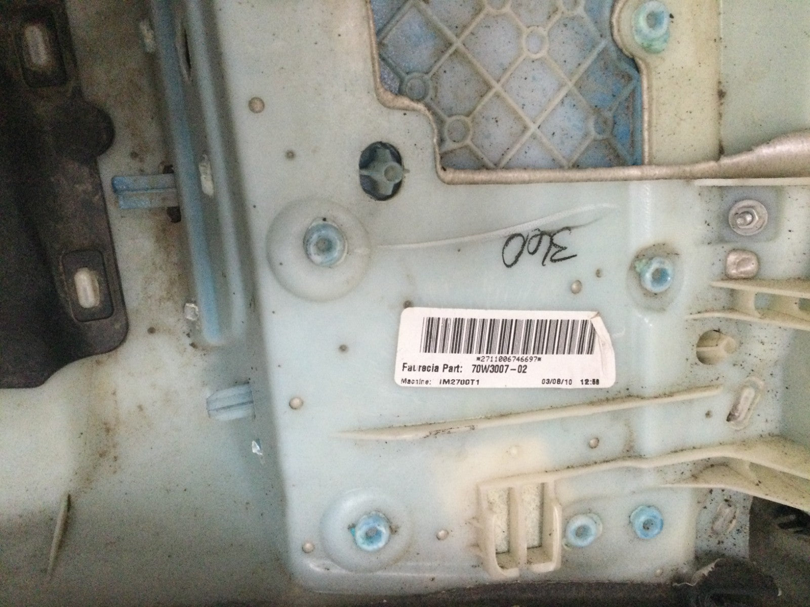 2004 BMW 745I Front Left Driver Side Interior Door Panel OEM 70W3007-02