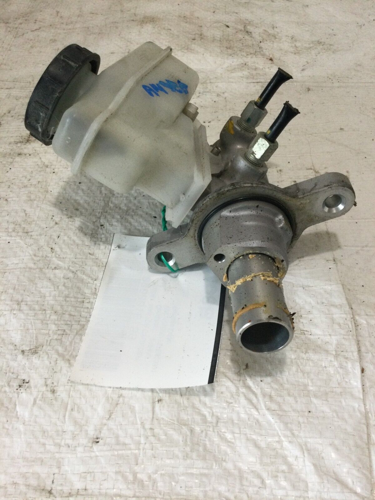 2007 Infiniti G35 Master Brake Cylinder w/ Reservoir  OEM
