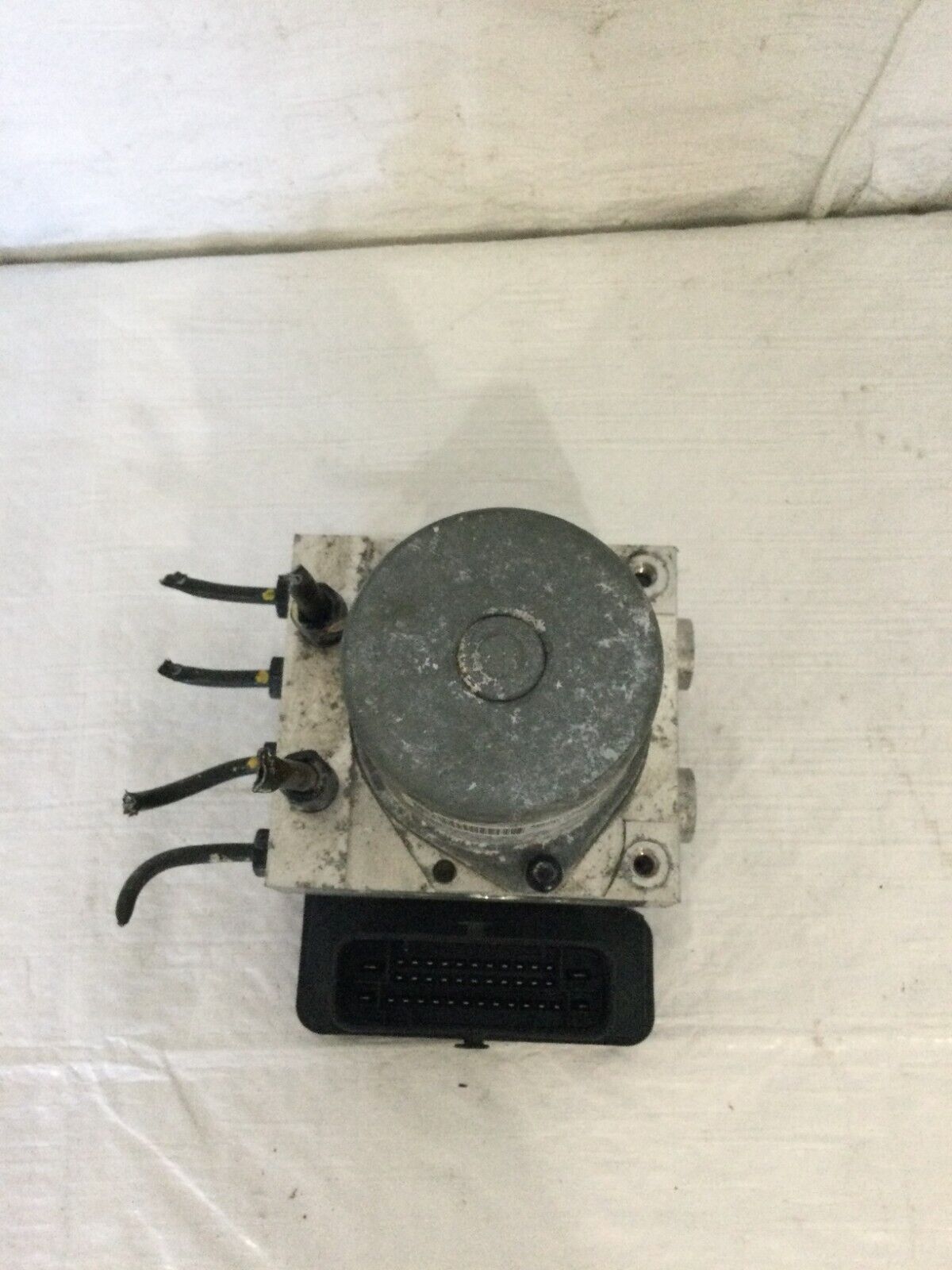 2016-2017 Hyundai Elantra GT Abs Pump Control Module 58900-A5230 OEM