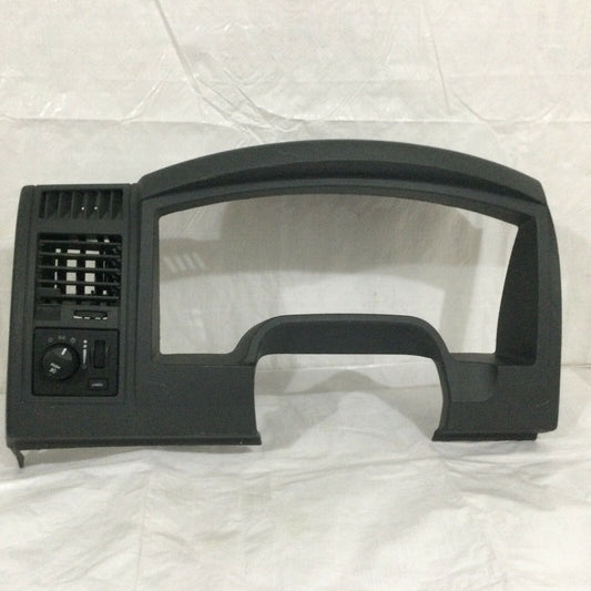 2005-2007 Dodge Dakota Speedometer Surround Trim Bezel W/ Vent & switch OEM 