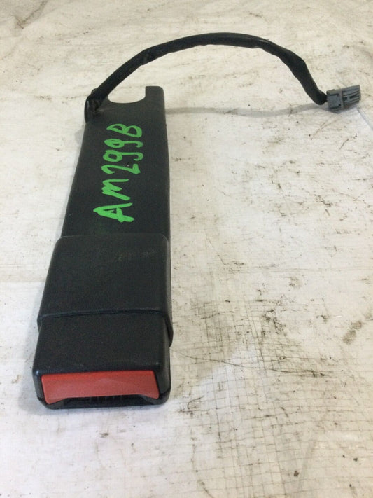 2014 Ram 3500 Front Right Seat Belt Buckle OEM