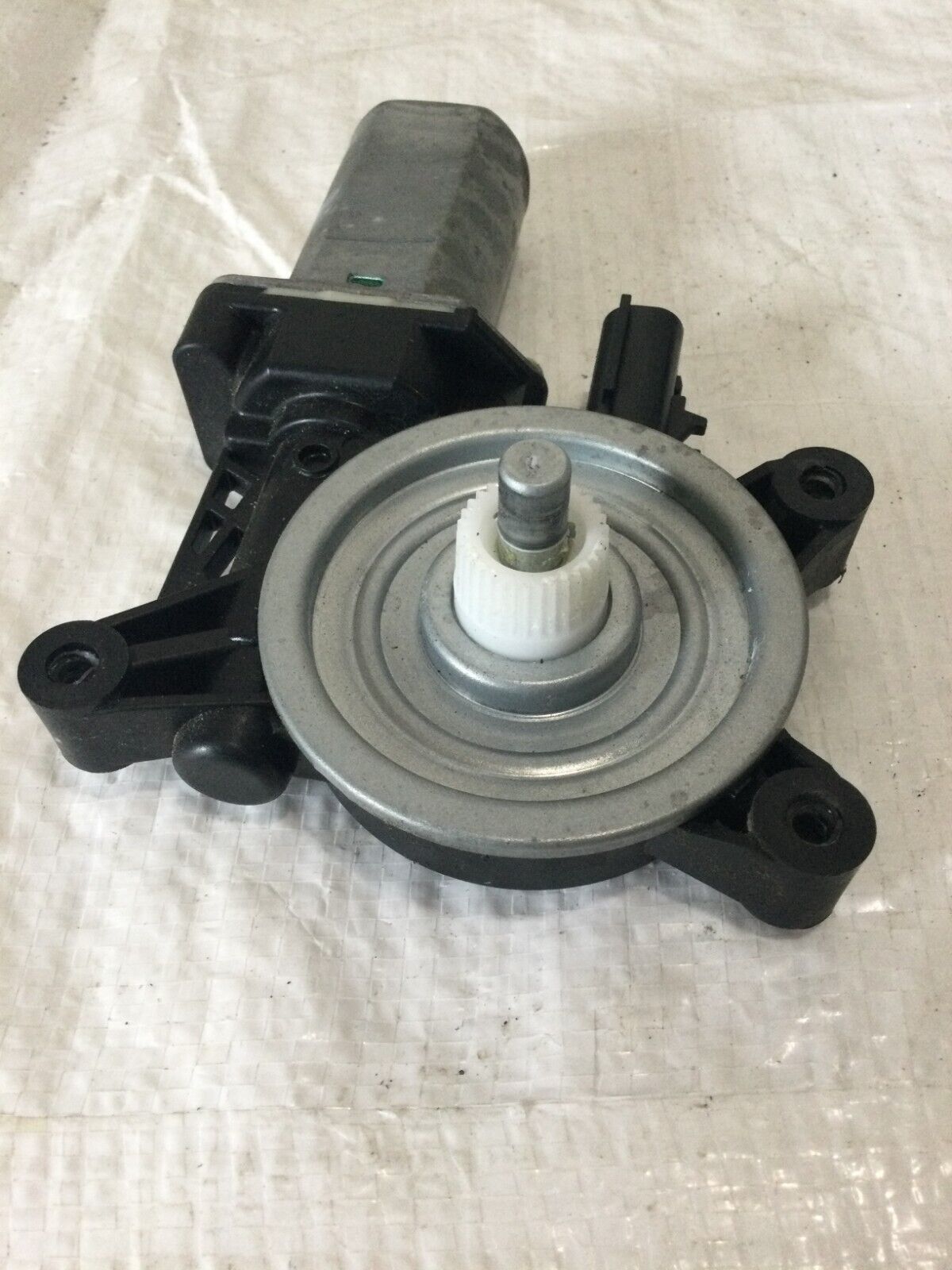 2019 Chevrolet Silverado 1500  Left Side Power Window Motor