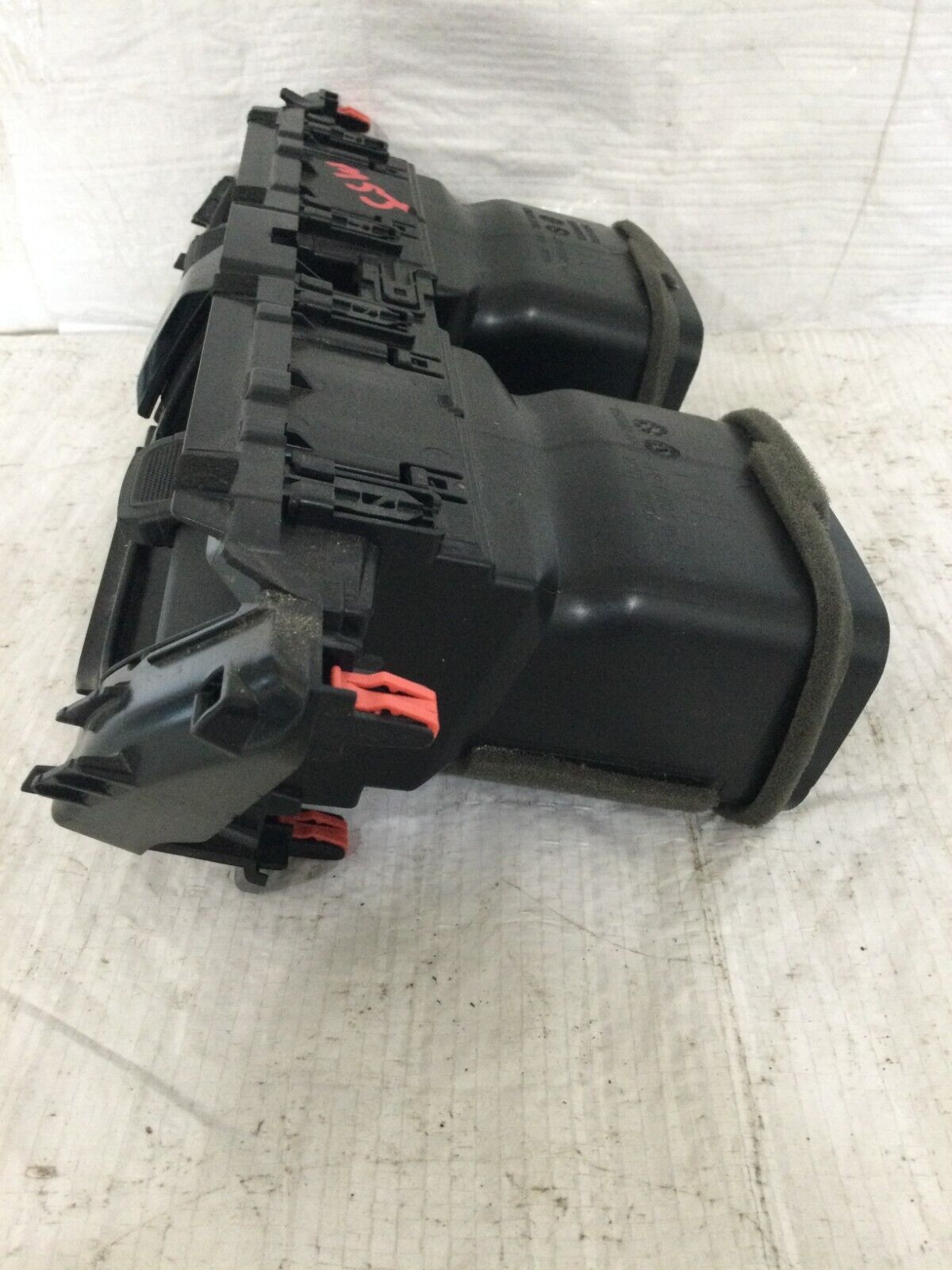 2019-2022 Toyota Corolla Center Dash Air Vent 55670-02780 OEM