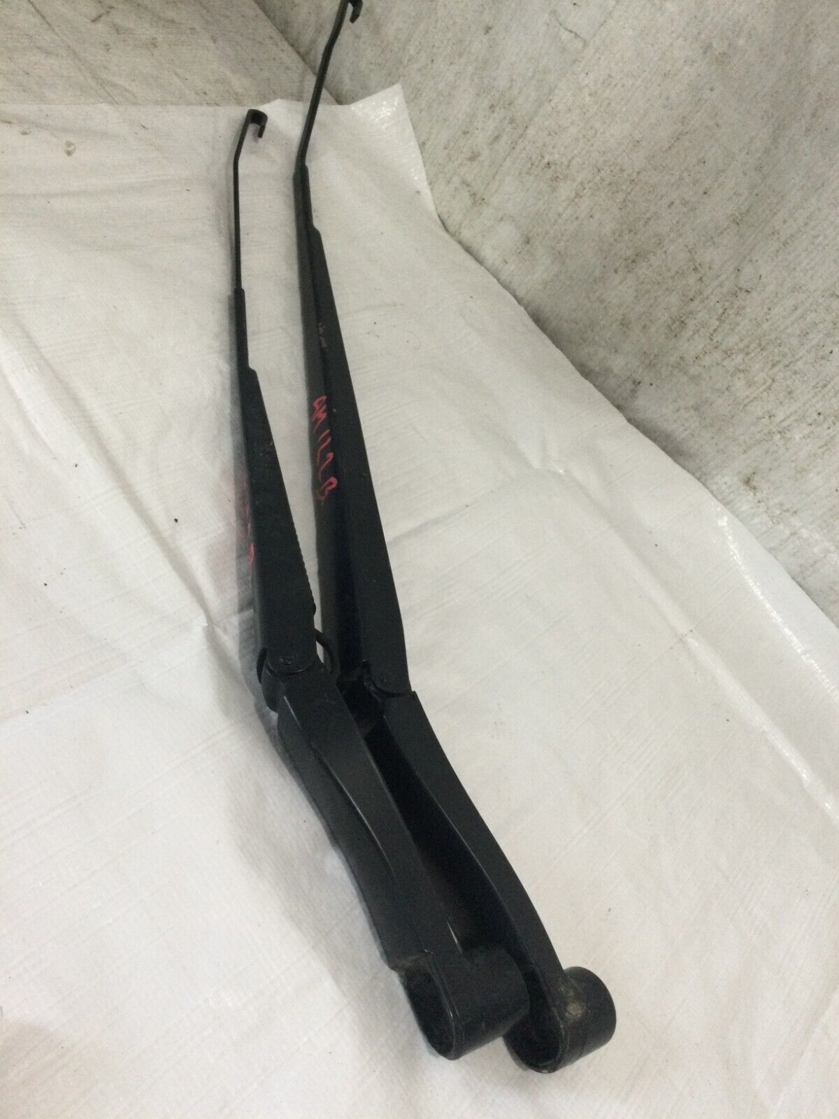 2019 Buick Regal  Windsheild  Wiper Arm Set Of 2  Left Side/Right Side OEM