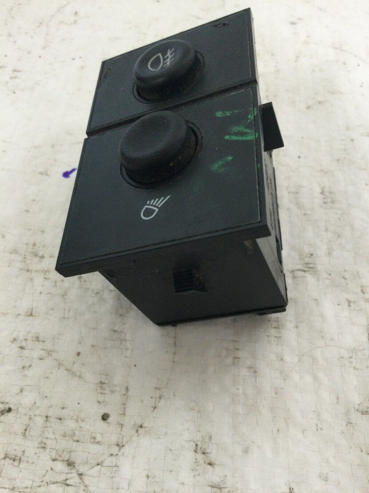 2003-2006 Cadillac Escalade EXT  Fog Lamp Switch 15076588 OEM