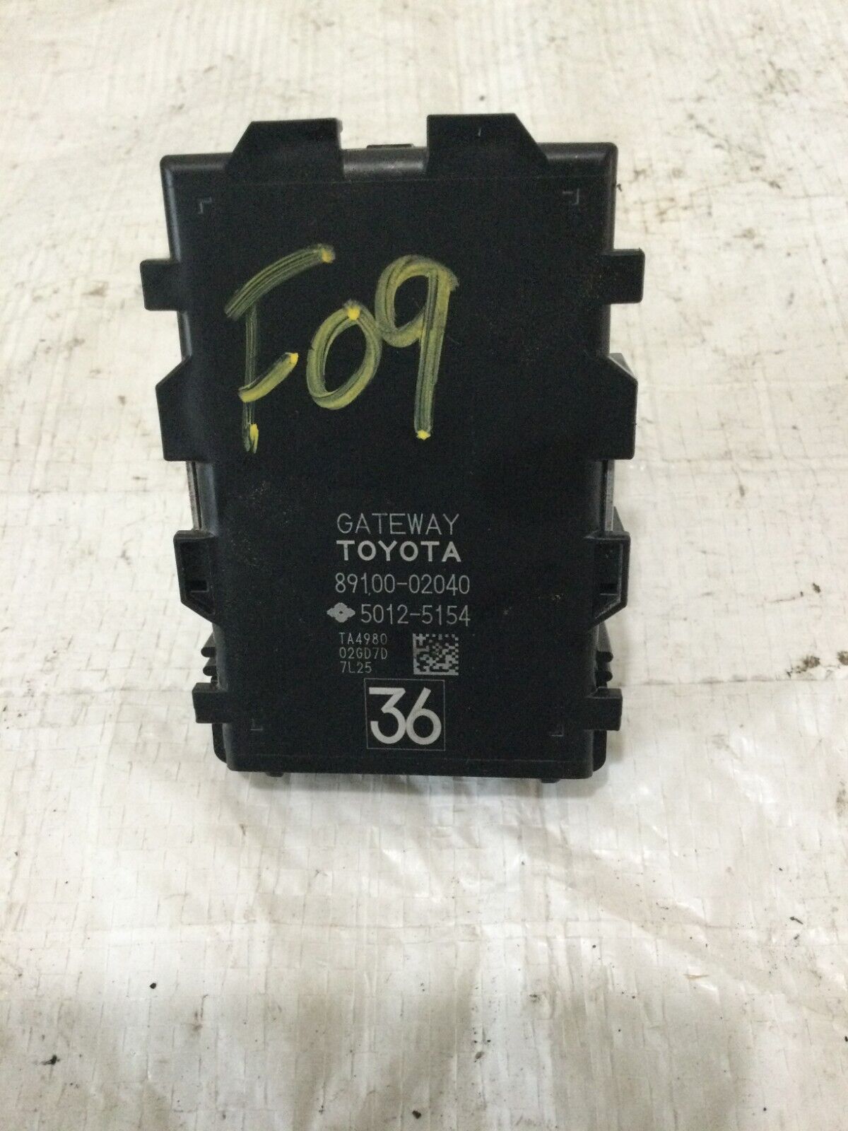 2018 Toyota Corolla Network Gateway Control Module 89100-02040 OEM