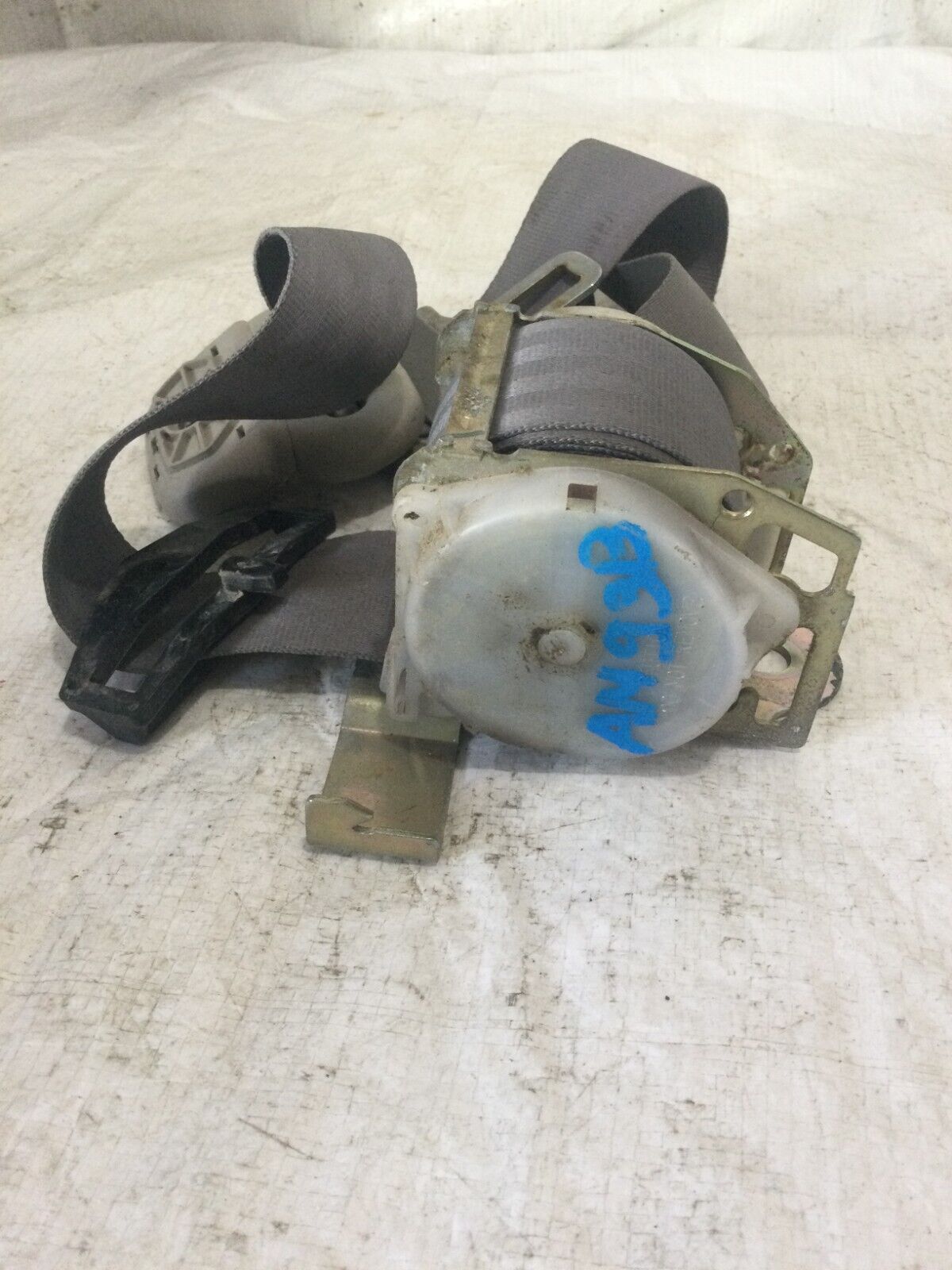 2003 Dodge Ram 2500  Rear Right Side Seat Belt  18927  OEM