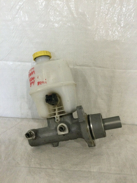 2009-2010 Dodge Ram 1500 5.7L Master Brake Cylinder W/ Reservoir OEM