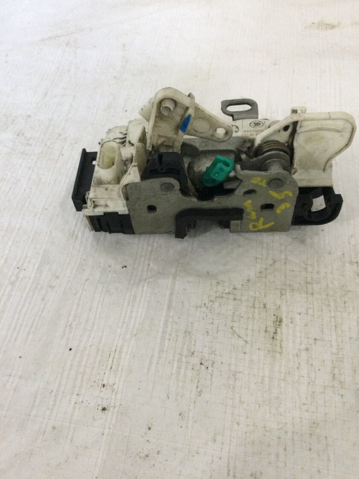 2018 Dodge RAM 3500 Front Left  Door Lock Actuator P04589417A OEM
