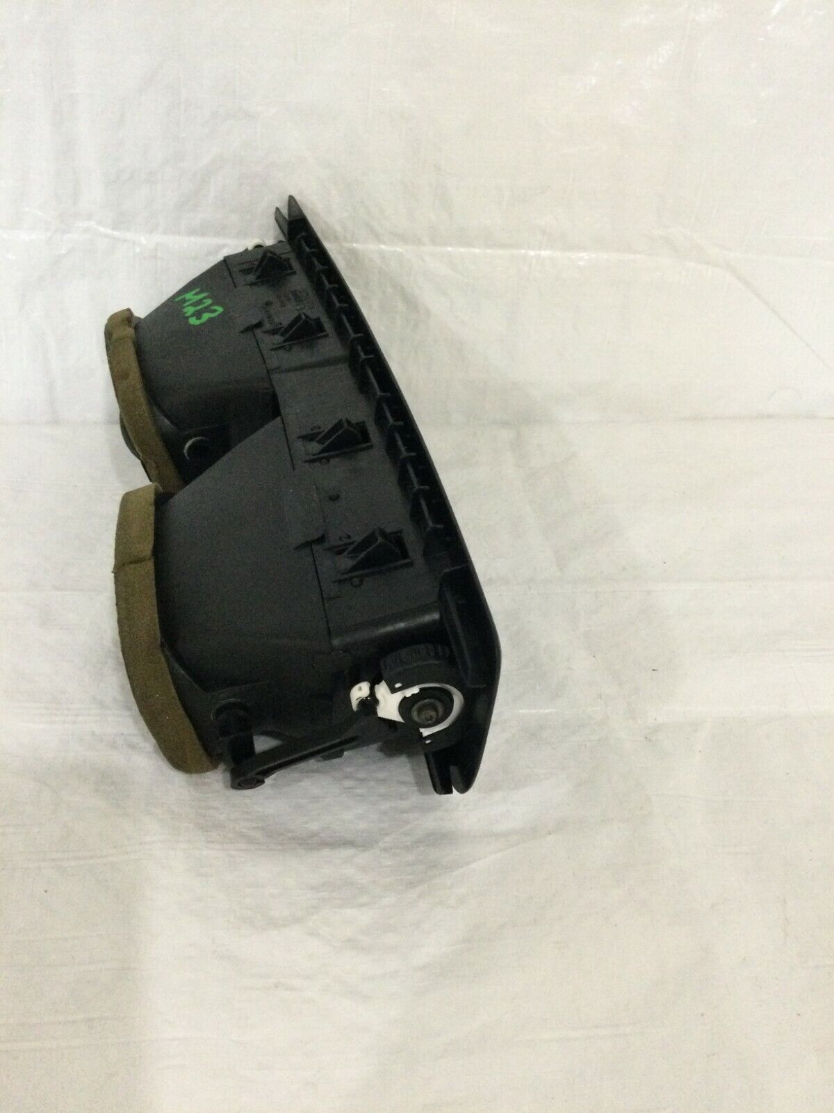 2004 Volvo S60 Center Dash Air Vent OEM 3409374