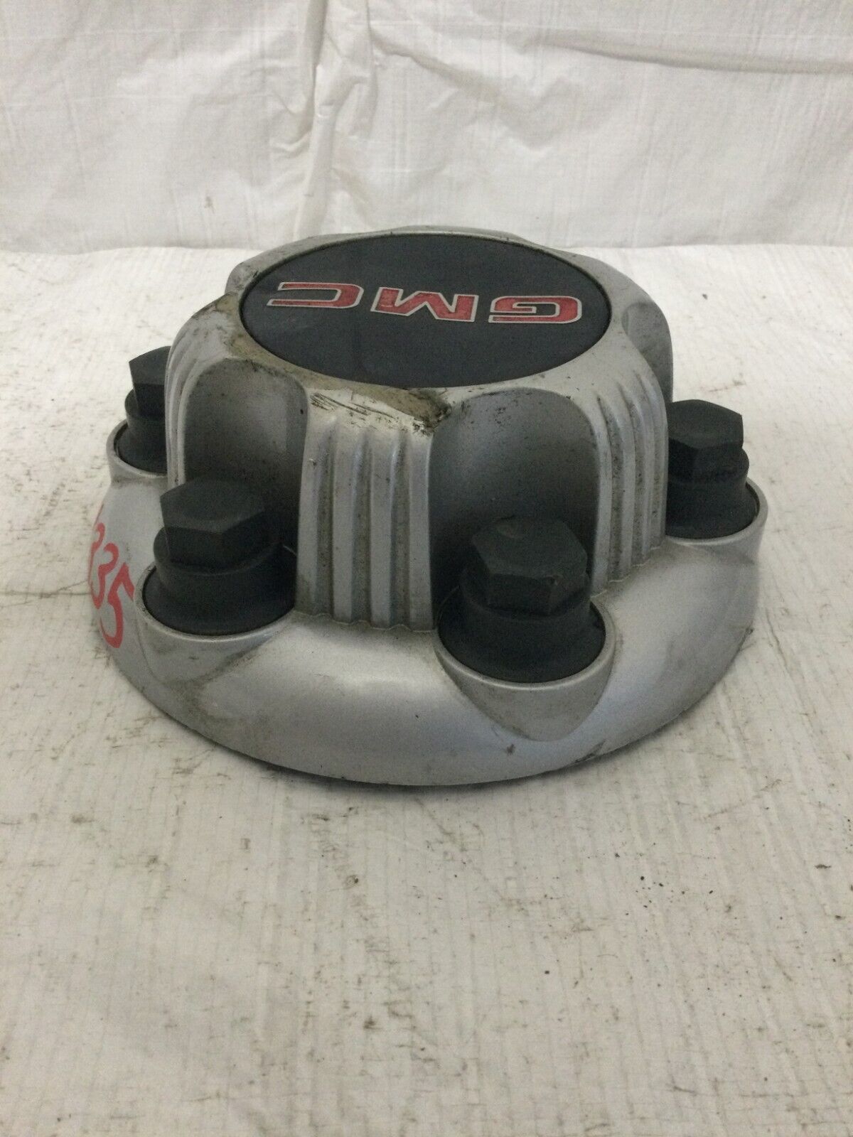 1999-2013 GMC Sierra 1500 Center Cap 6 Lug OEM 9596663