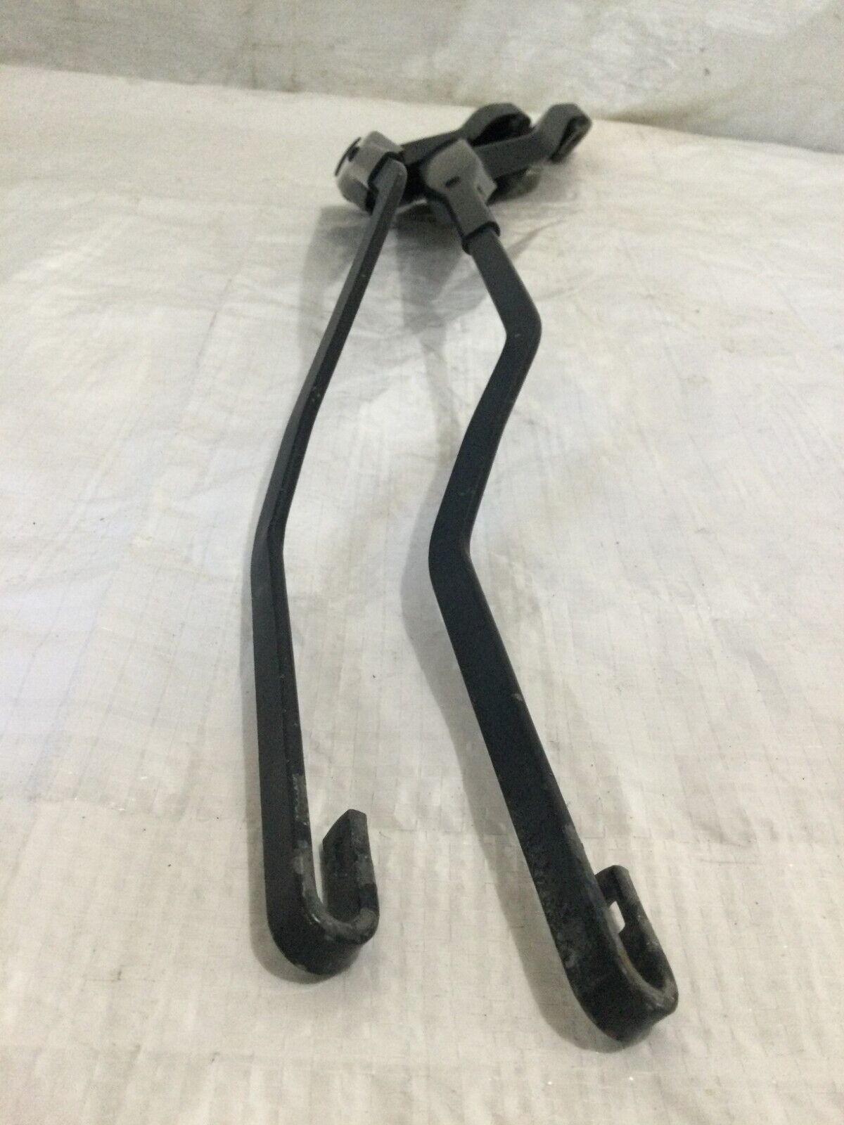 2016-2017 RAM 2500 3500 Windshield Wiper Both Arm OEM 6.7L Diesel
