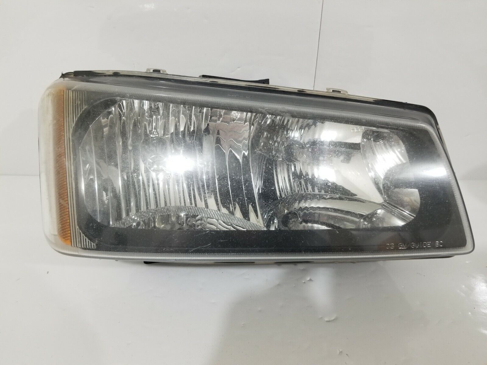 2003-2007 Chevrolet Silverado 1500 Right Passenger Side Headlight Lamp OEM 
