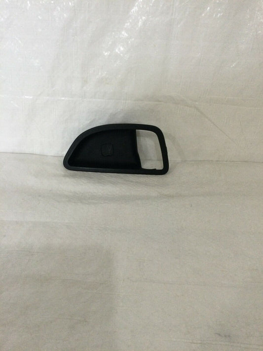 2016-2017 Hyundai Elantra GT Left Driver Side Interior Door Handle Trim OEM