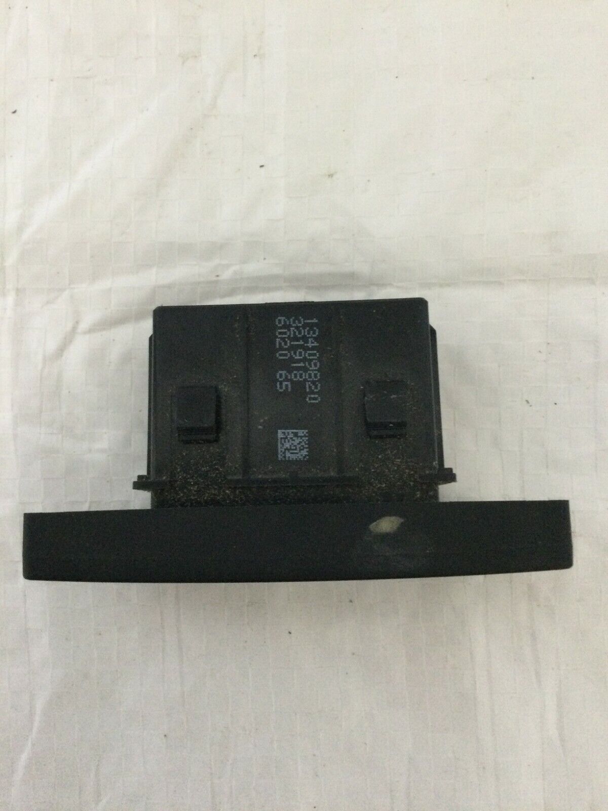 2016-2018 Chevrolet Cruze Hazard Flasher Switch OEM 13409820