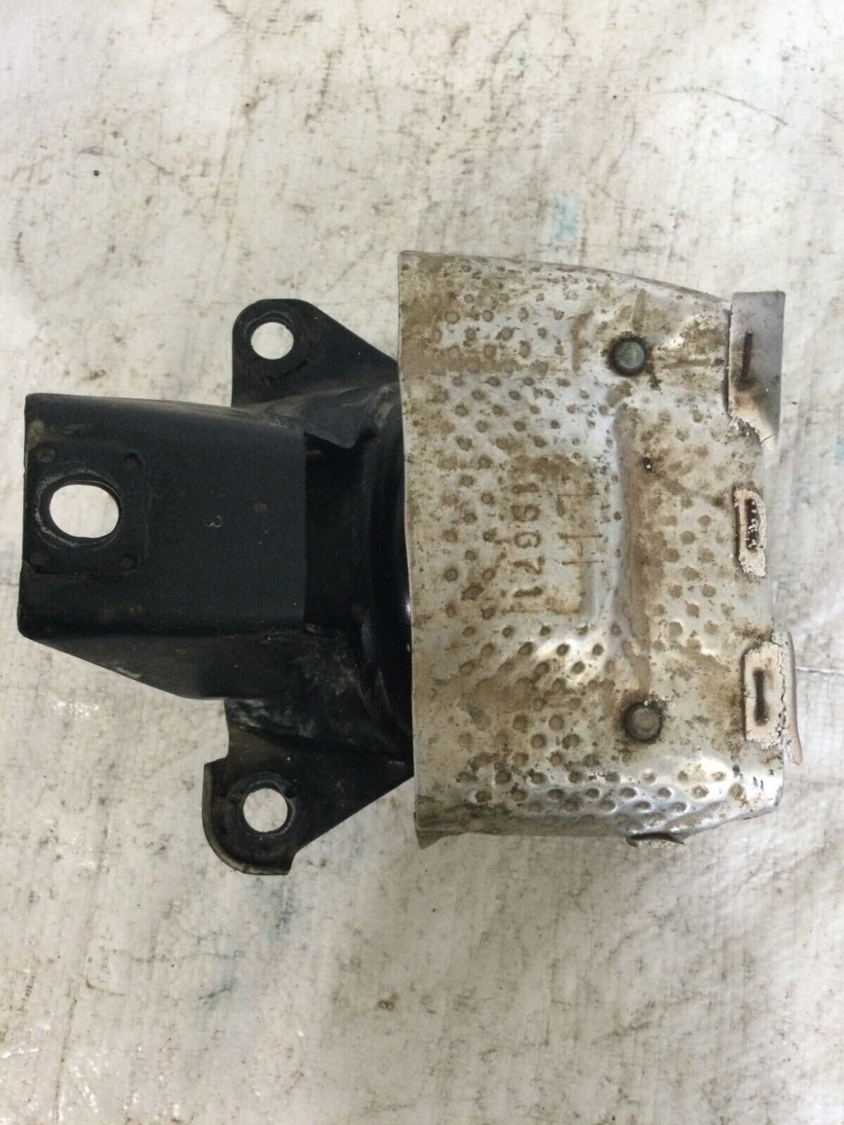 2018 Chevrolet Silverado 1500 Left Engine Frame Mount OEM 84175581