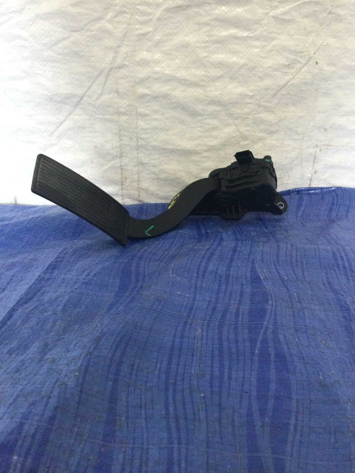 2006  Cadillac Escalade Accelerator Gas Pedal OEM