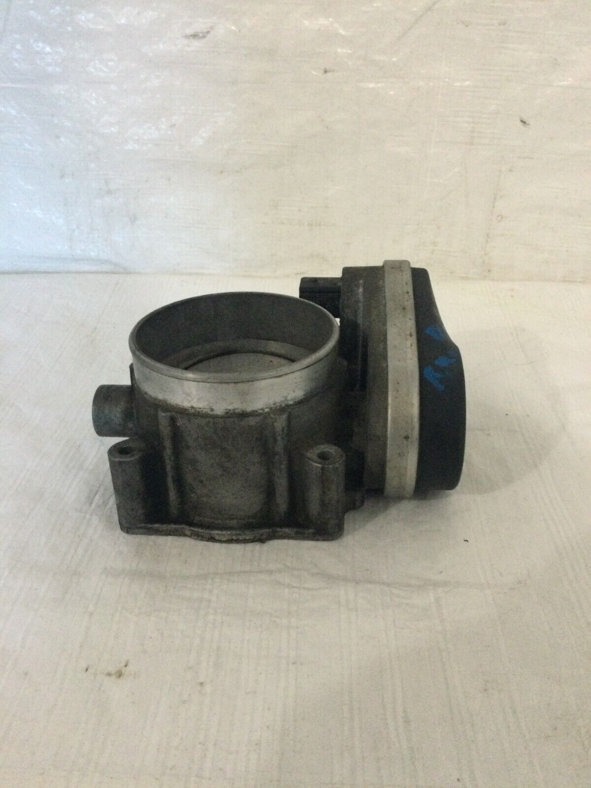 2005 Dodge Ram 1500 Throttle Body Assembly 53032801AA 5.7L OEM