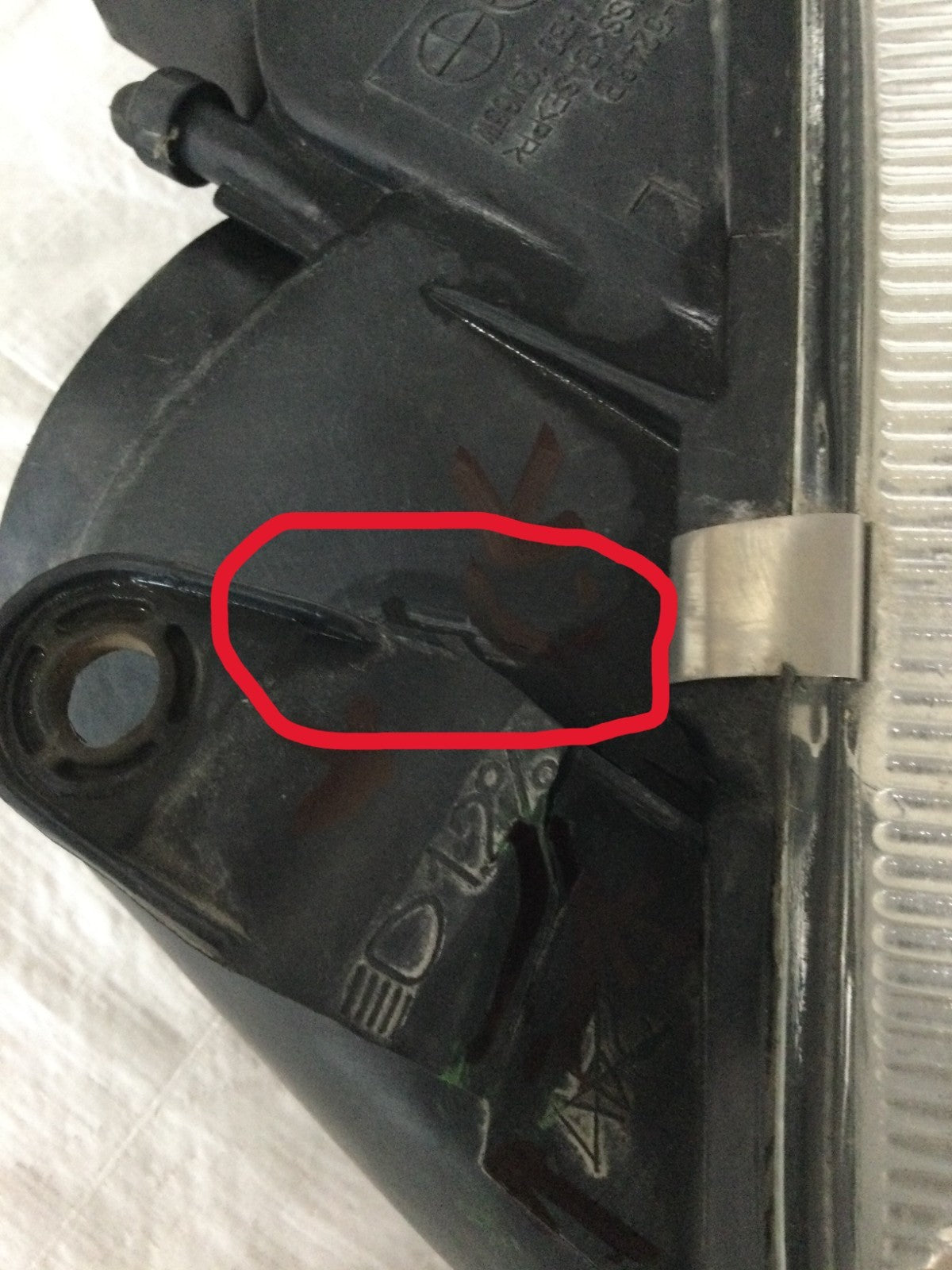 1997-2000 Toyota RAV4 Left Headlight OEM MARKED DAMAGE