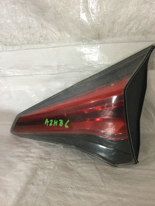 2015-2017 Toyota Rav4 Right Passenger Inner Tail Light  OEM 81580-42031 DAMAGED