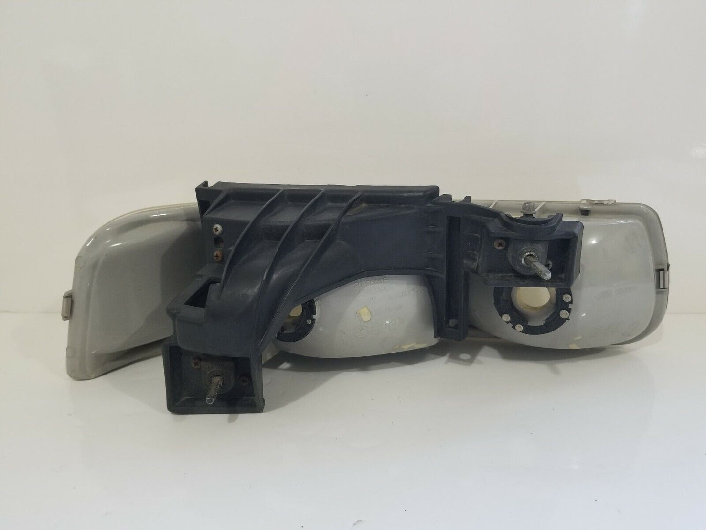 2001 Chevrolet Silverado 1500 Headlight Lamp Assembly Left Driver Side LH OEM